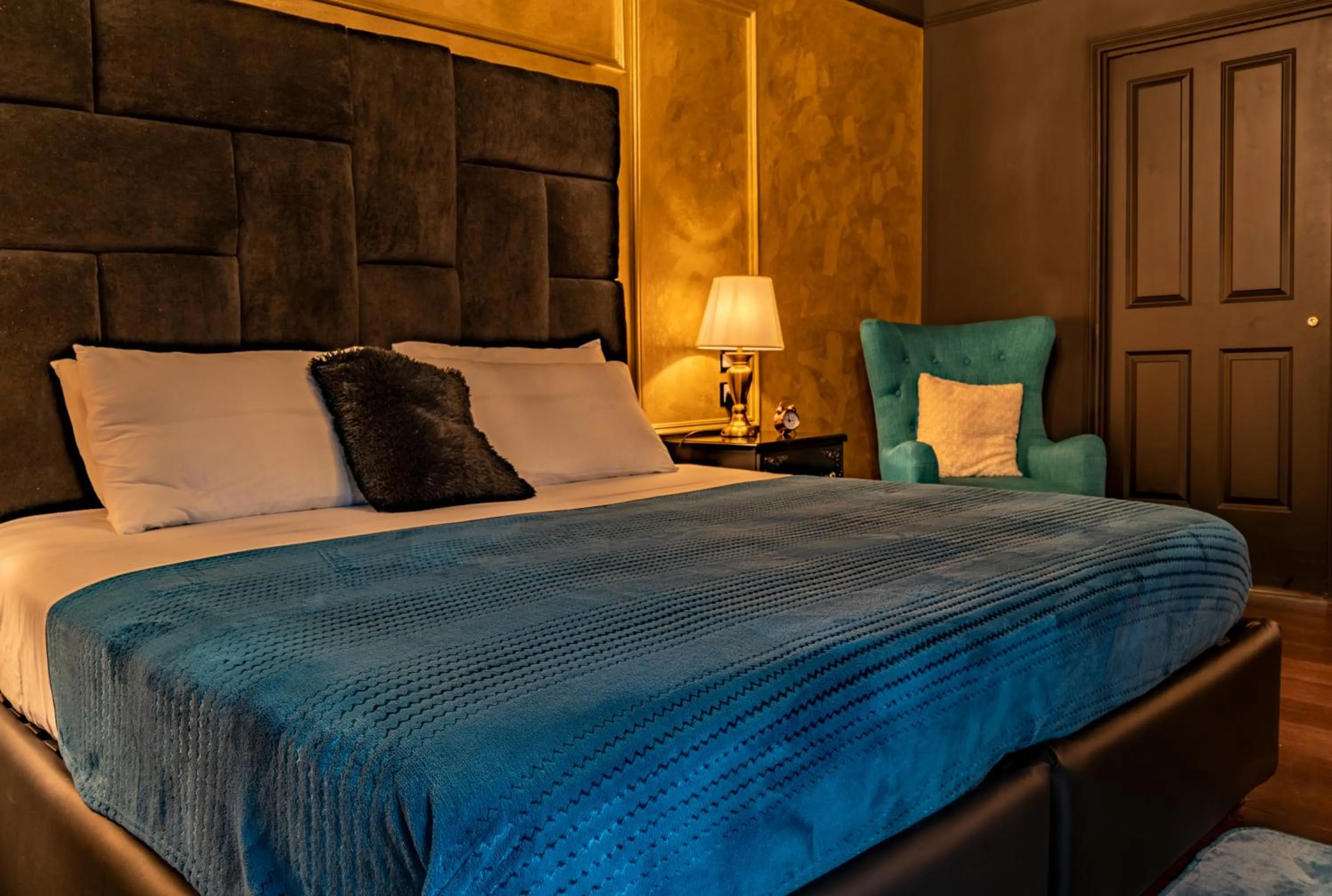 Bed in Julina Boutique Living