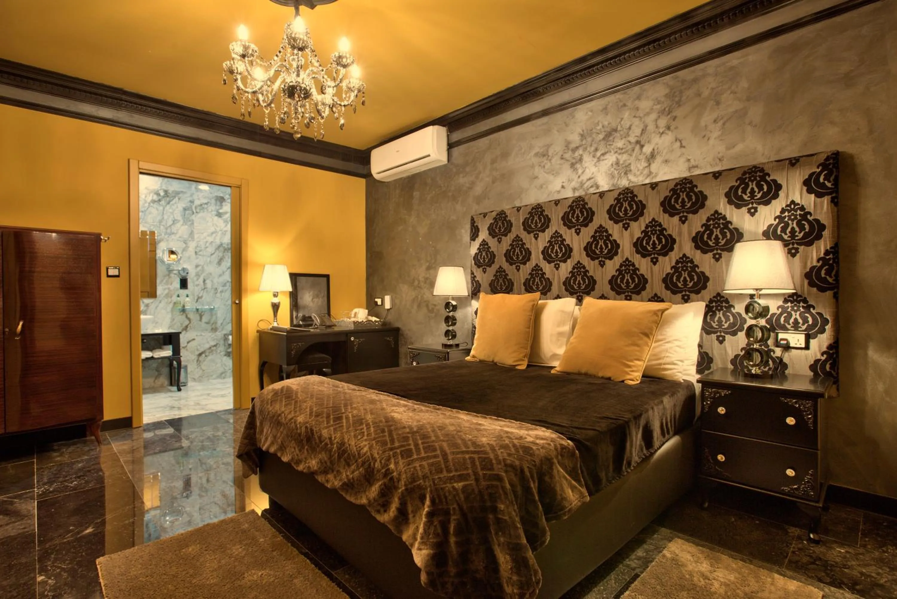 Bed in Julina Boutique Living