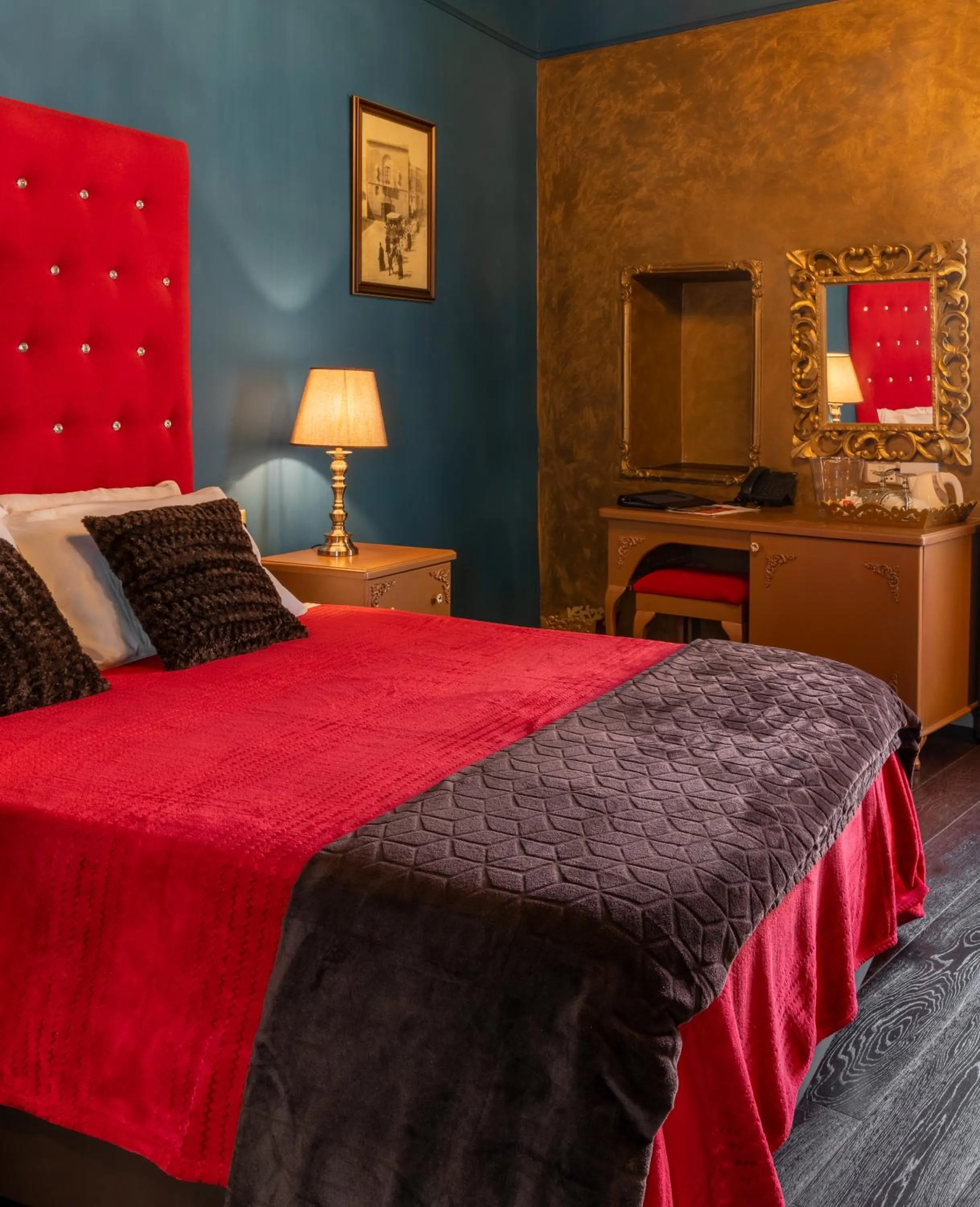 Bed in Julina Boutique Living