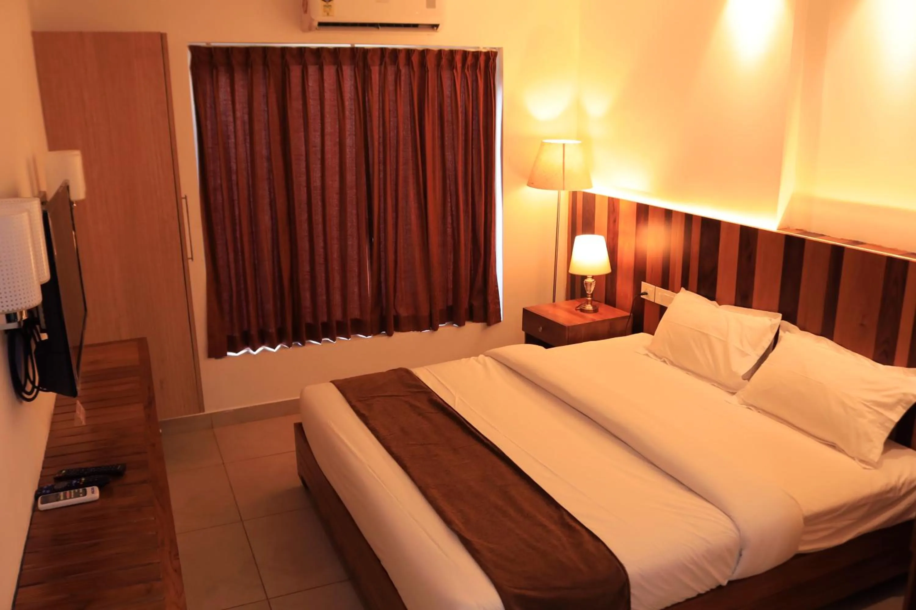 Bed in Lalys Residency