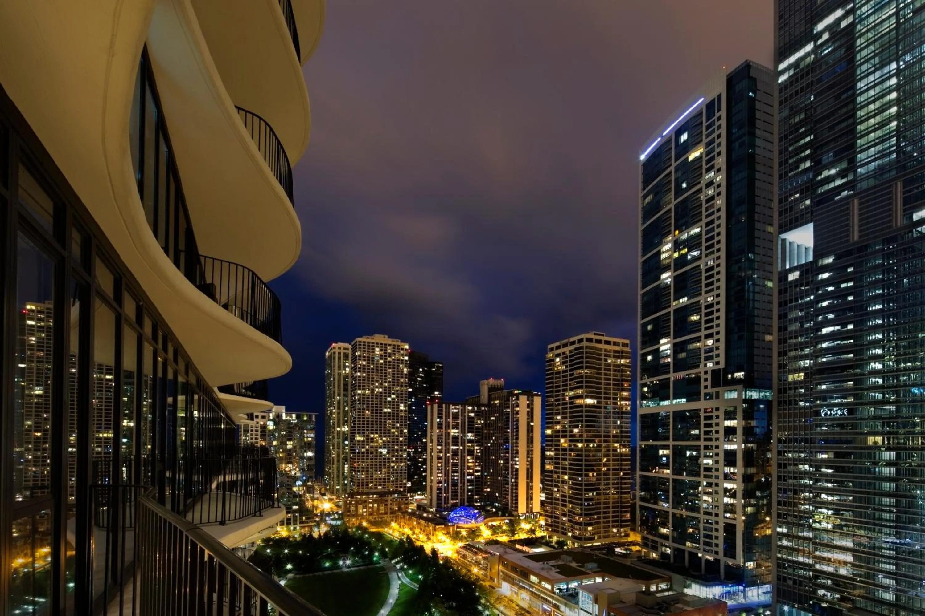 Night in Radisson Blu Aqua Hotel, Chicago
