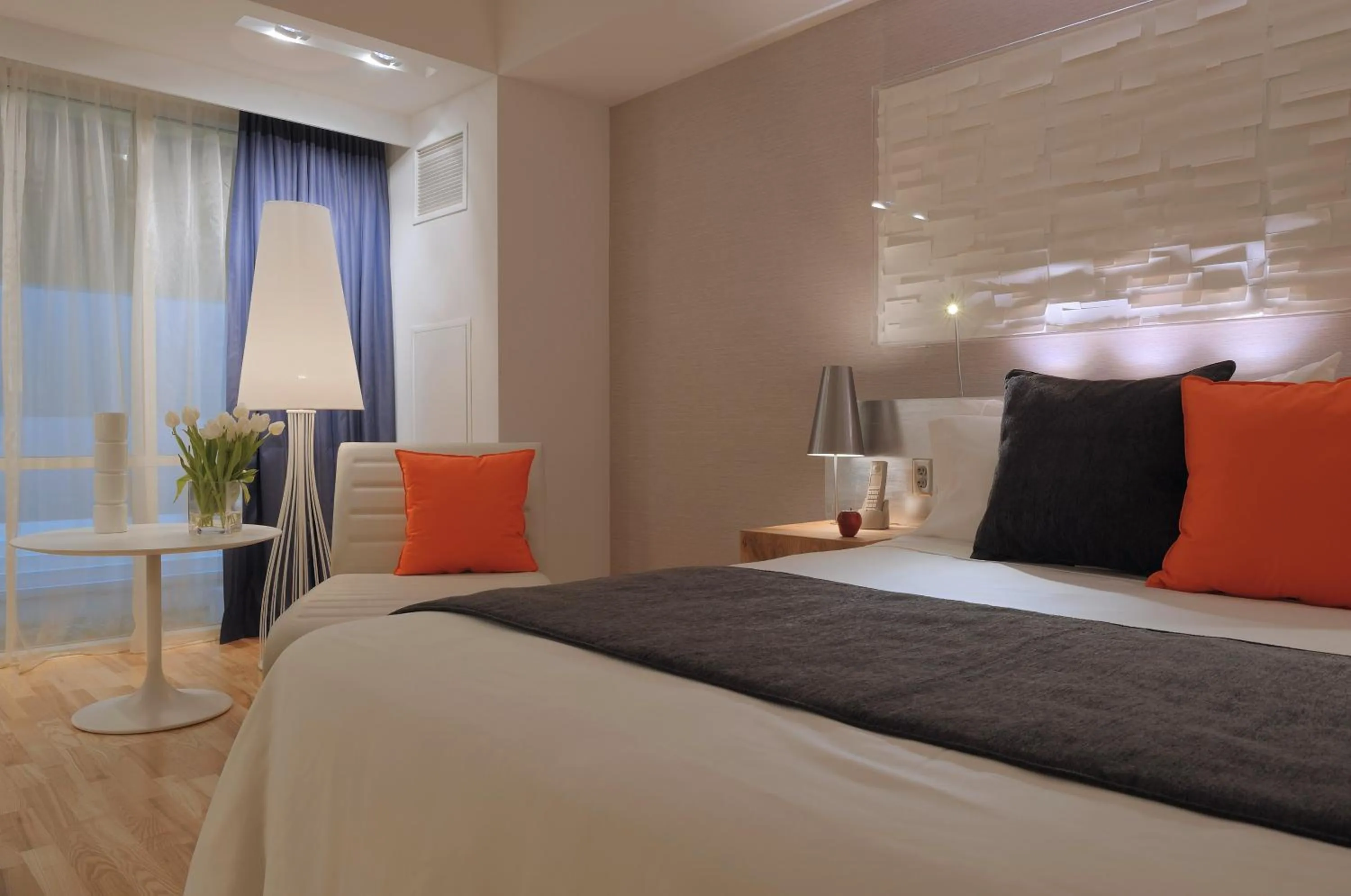 Photo of the whole room, Bed in Radisson Blu Aqua Hotel, Chicago