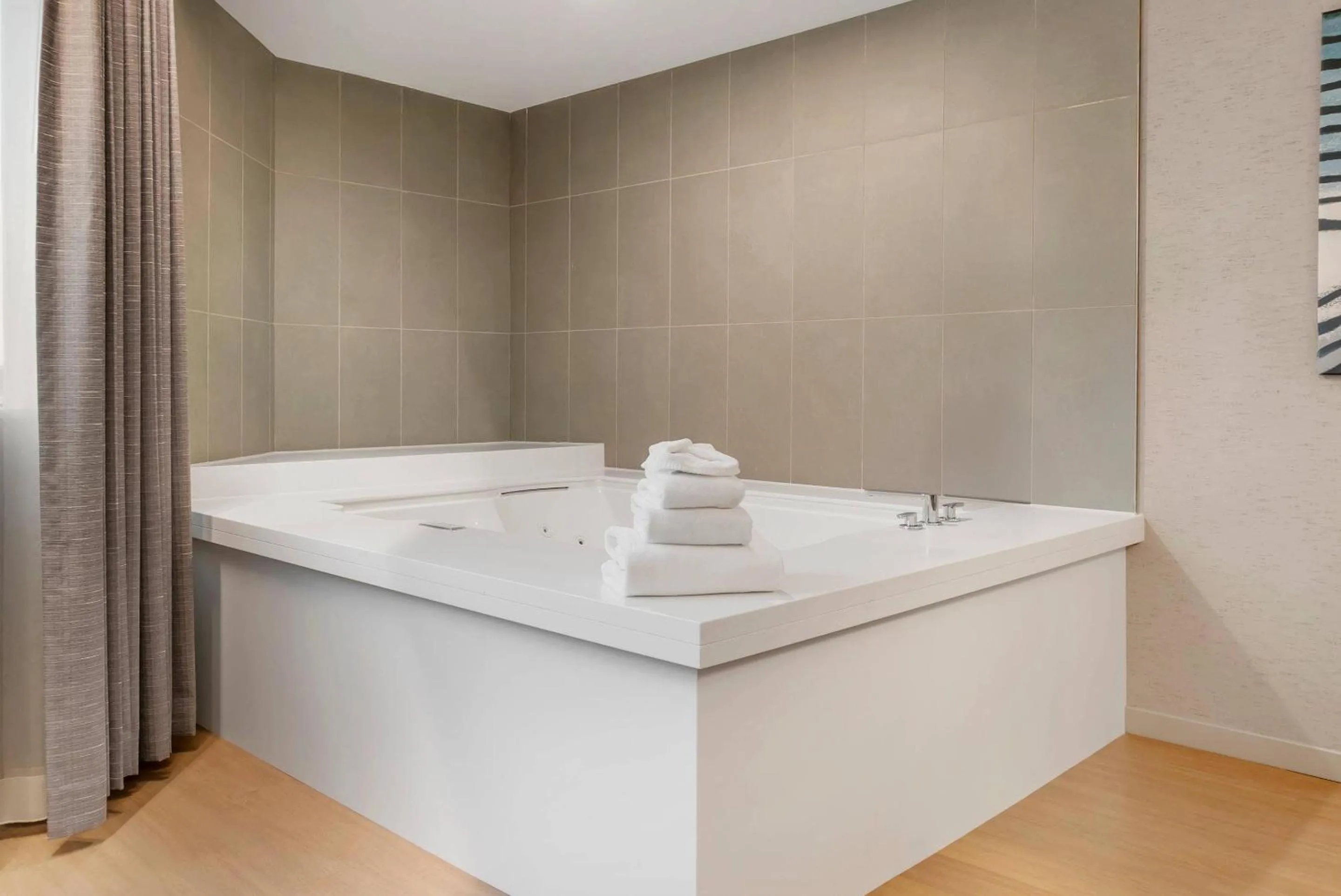 Bedroom in Radisson Plaza Hotel at Kalamazoo Center