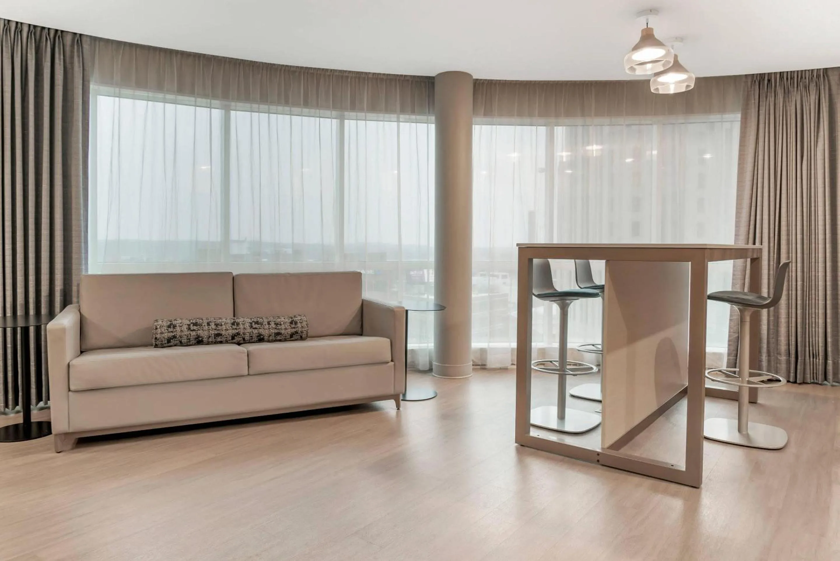 Bedroom in Radisson Plaza Hotel at Kalamazoo Center