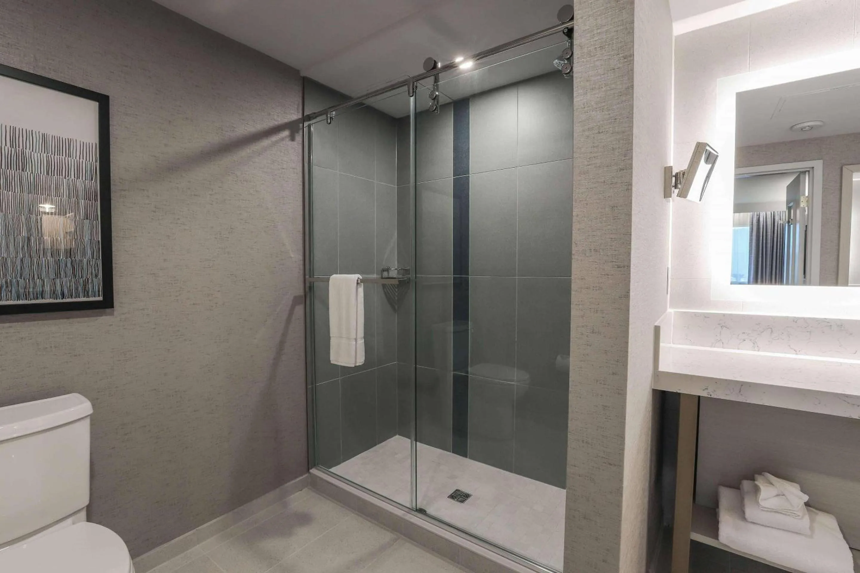 Bedroom in Radisson Plaza Hotel at Kalamazoo Center