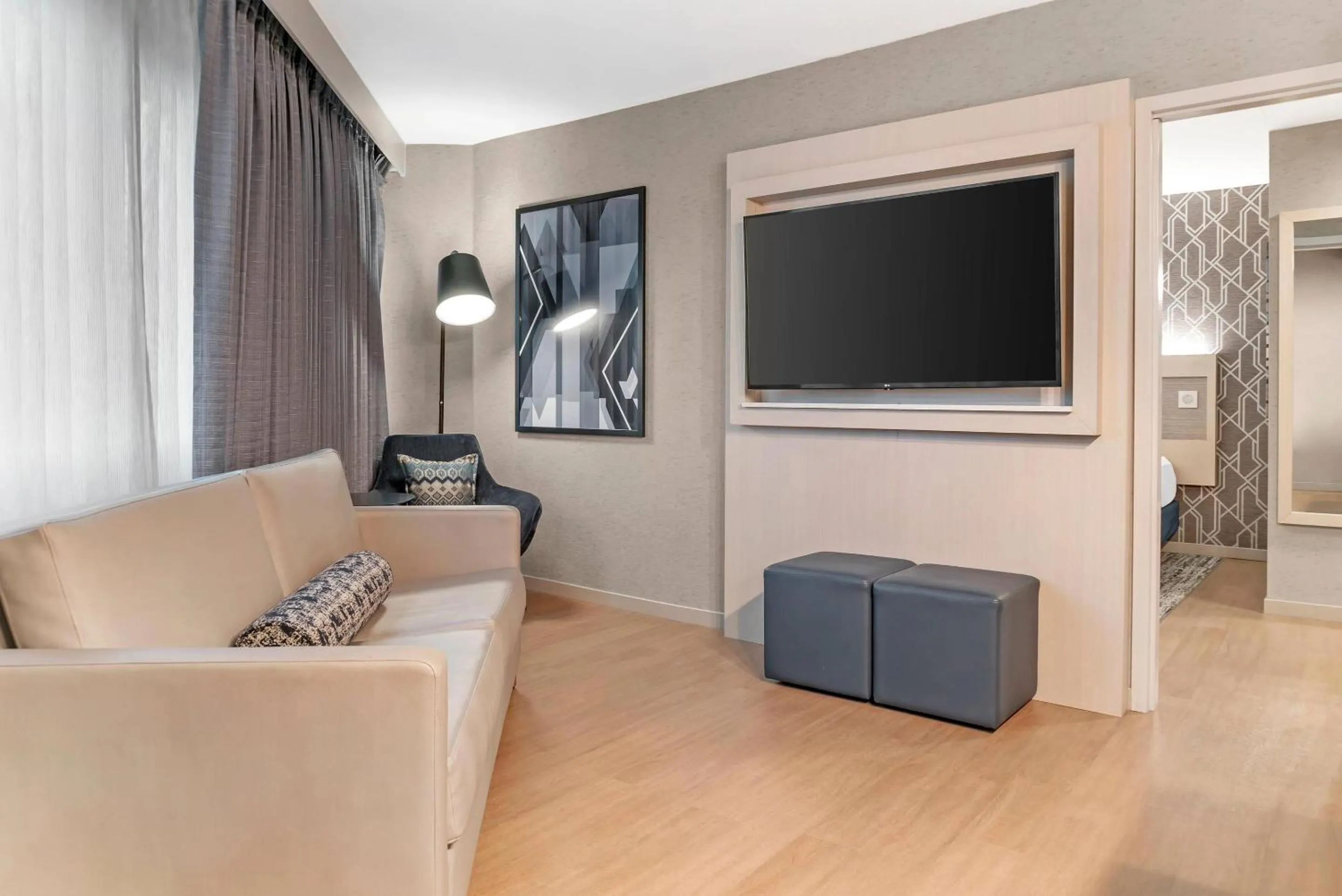 Bedroom in Radisson Plaza Hotel at Kalamazoo Center