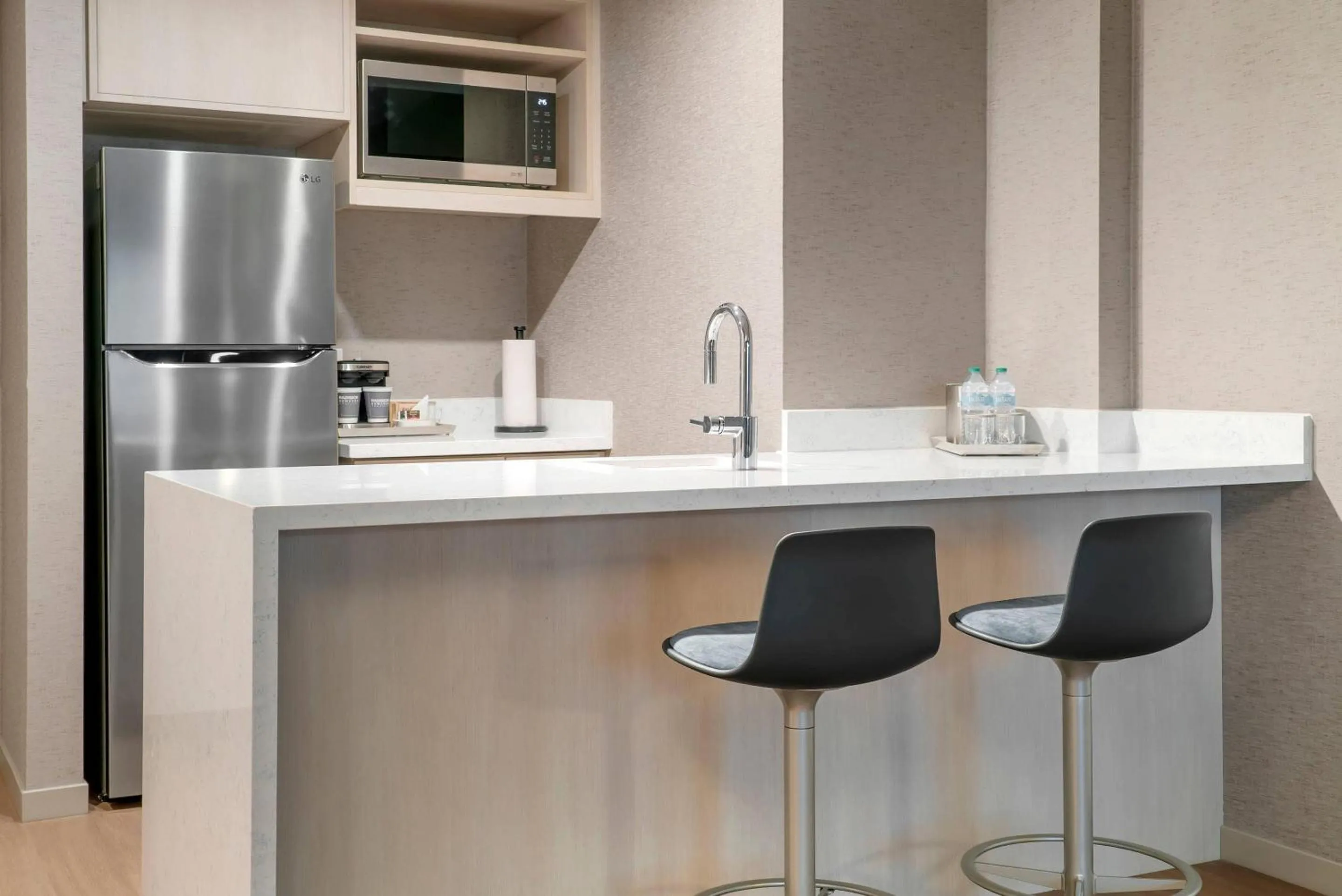 Bedroom in Radisson Plaza Hotel at Kalamazoo Center