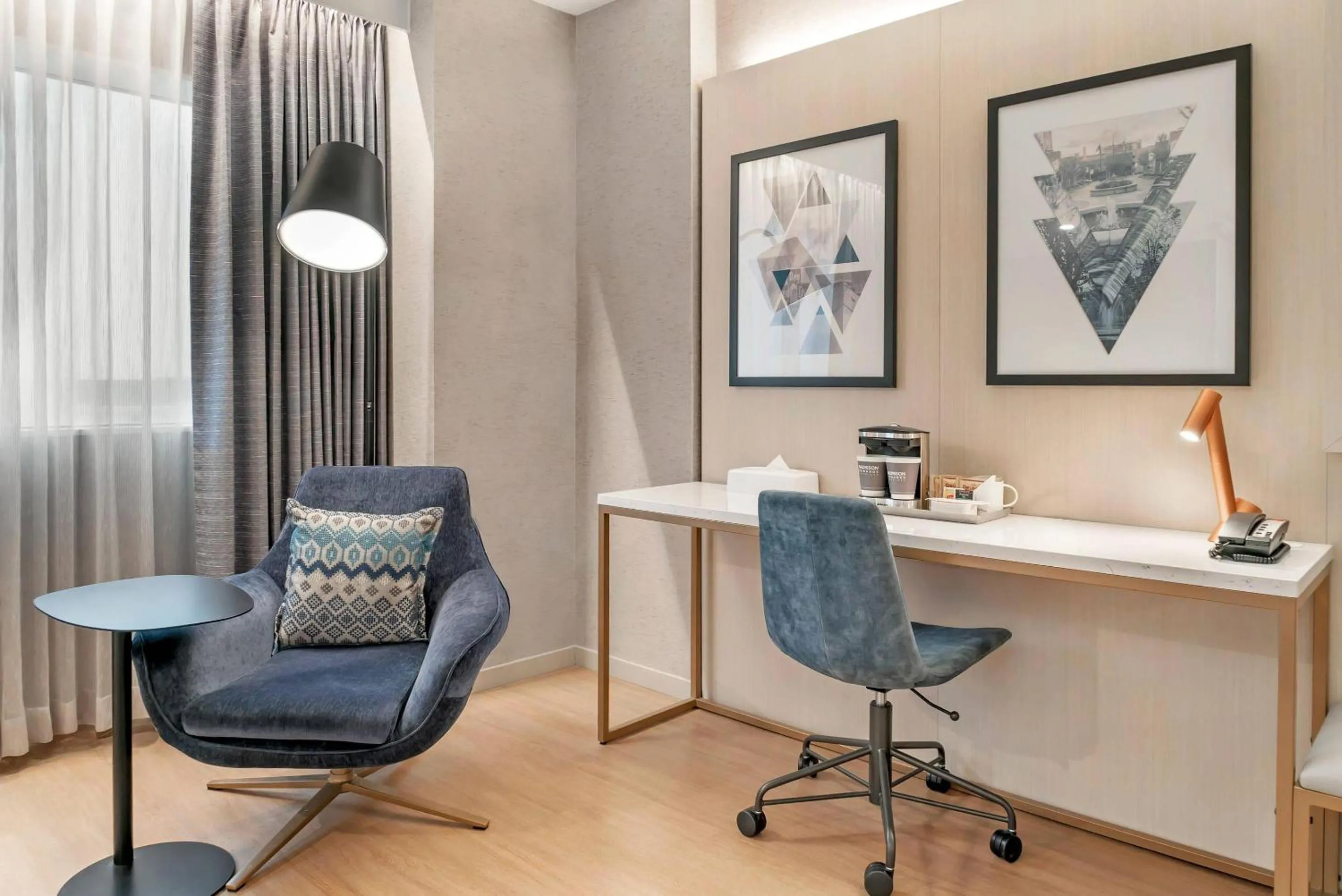 Bedroom in Radisson Plaza Hotel at Kalamazoo Center