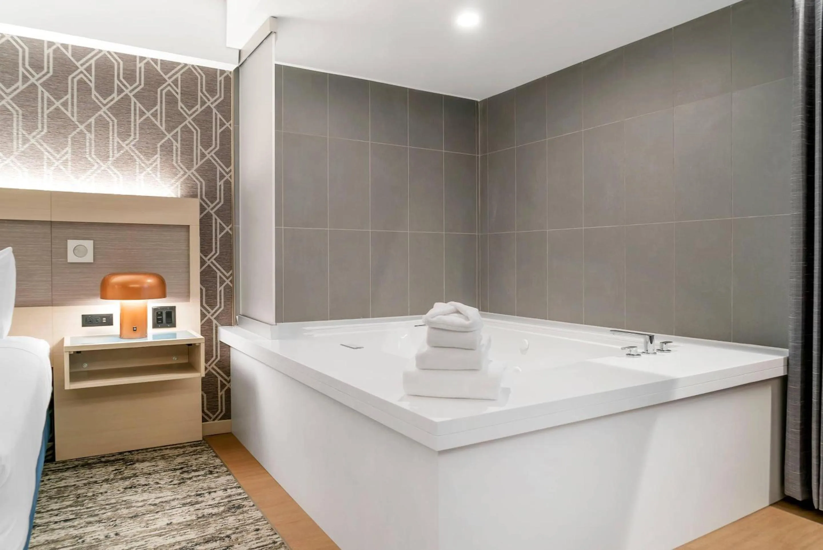 Bedroom in Radisson Plaza Hotel at Kalamazoo Center