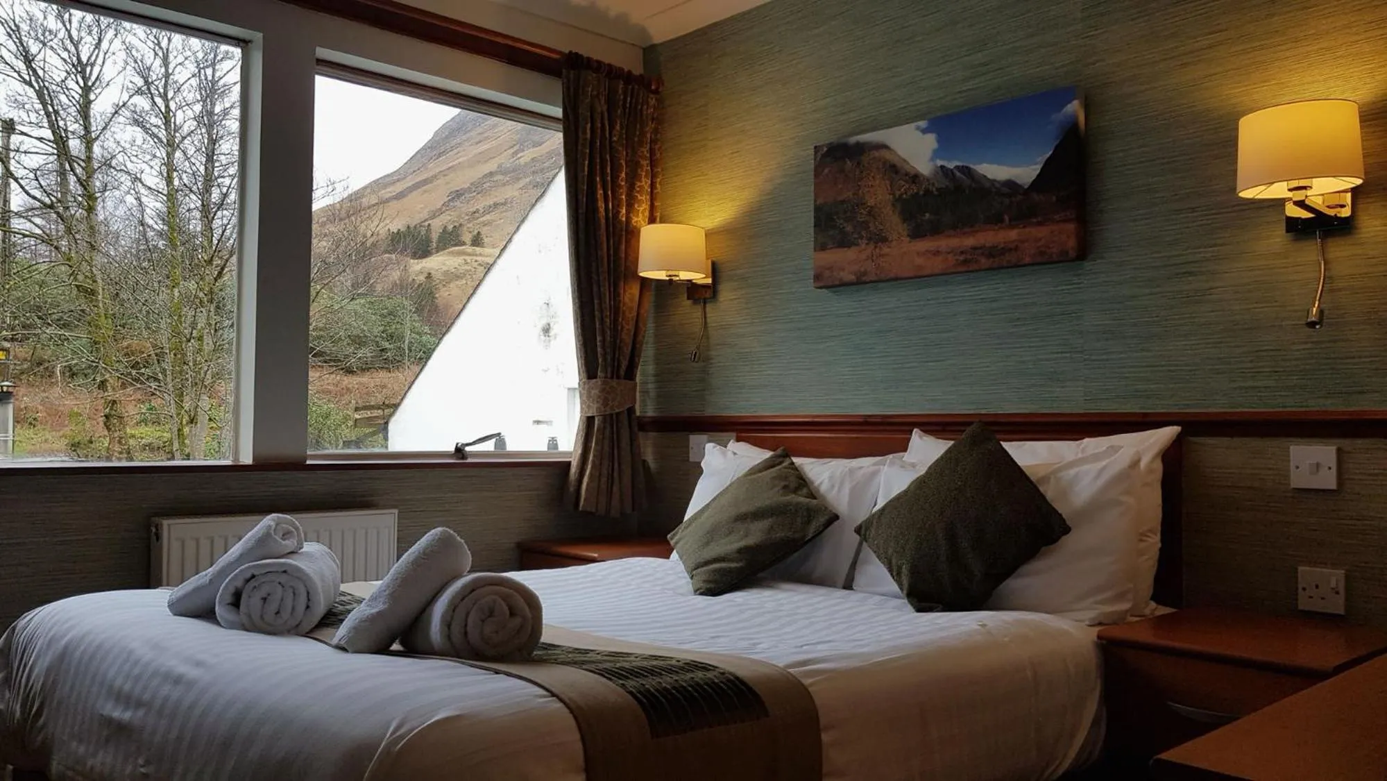 Bed in Clachaig Inn