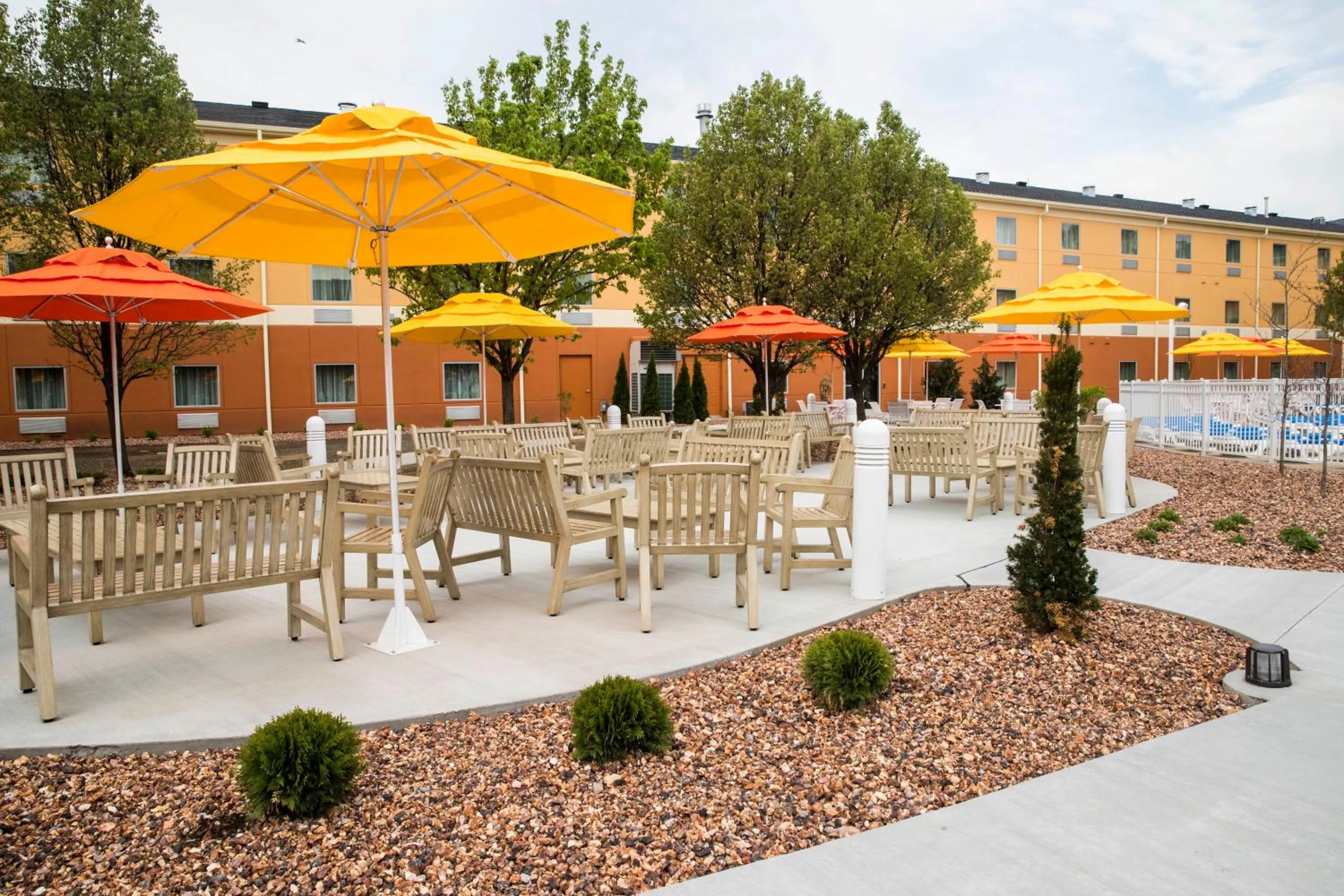 Patio in Cedar Point's Express Hotel