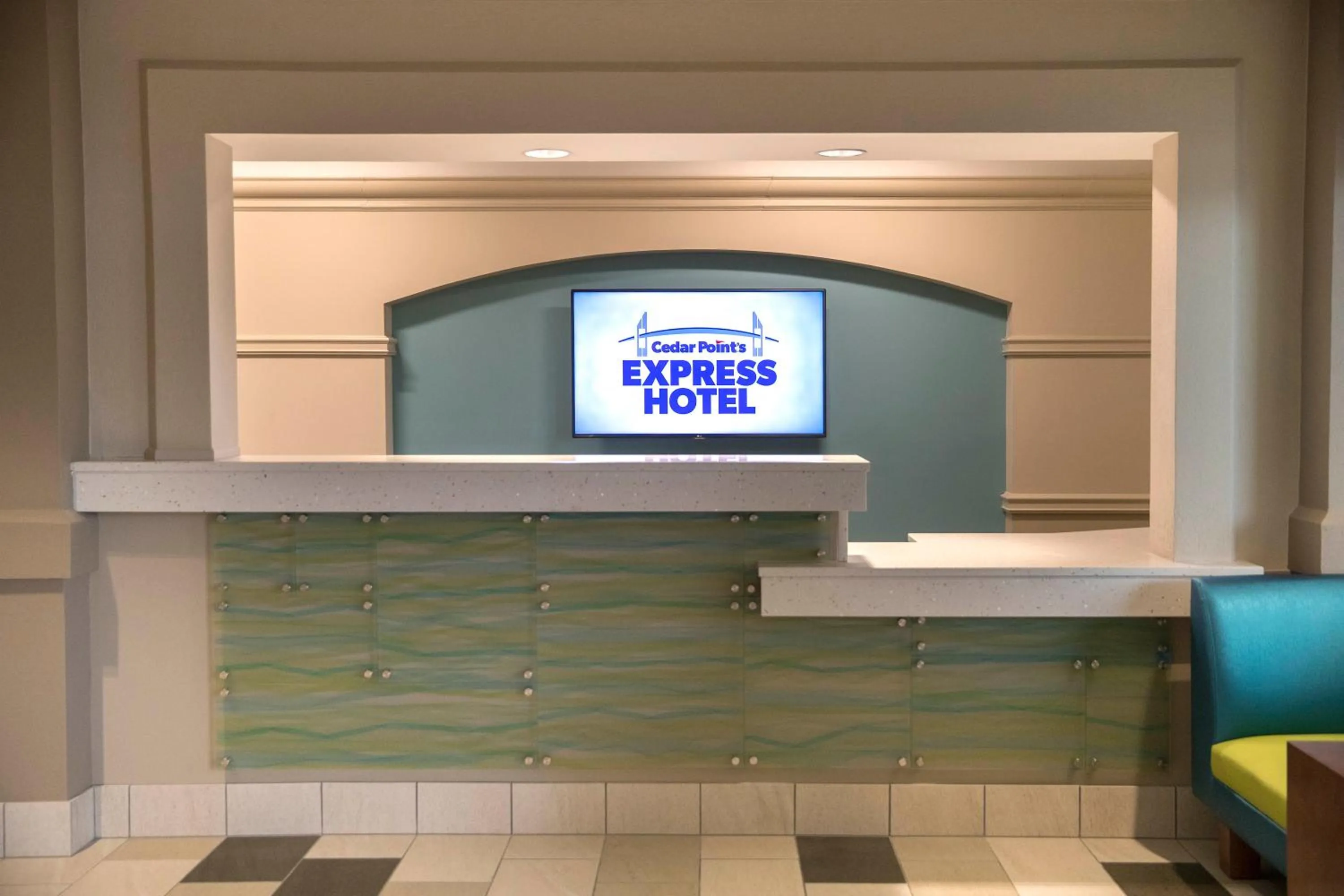 Lobby or reception in Cedar Point's Express Hotel