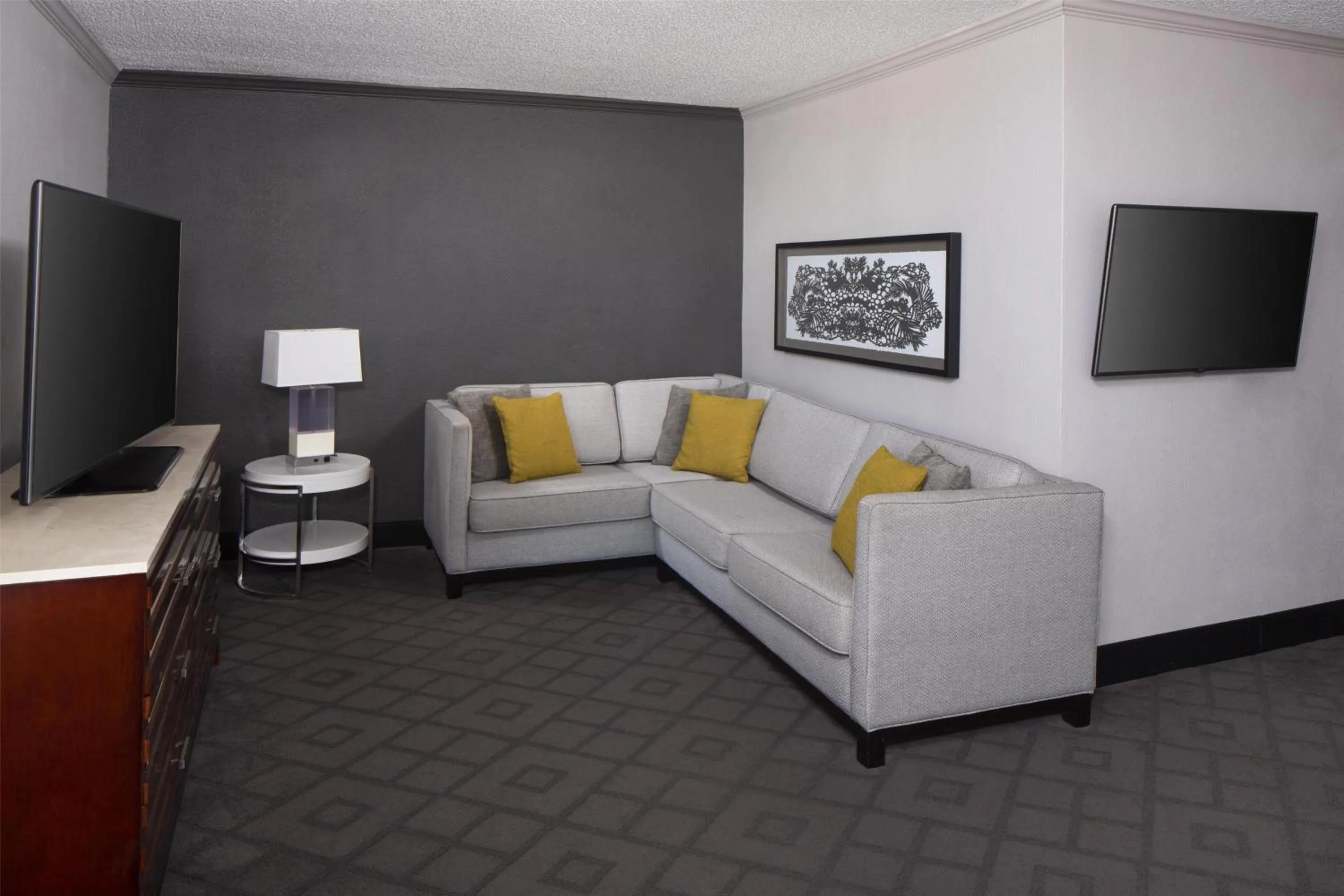 Photo of the whole room in Hyatt Regency Savannah