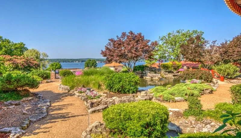 Lodge of Four Seasons Golf Resort, Marina & Spa