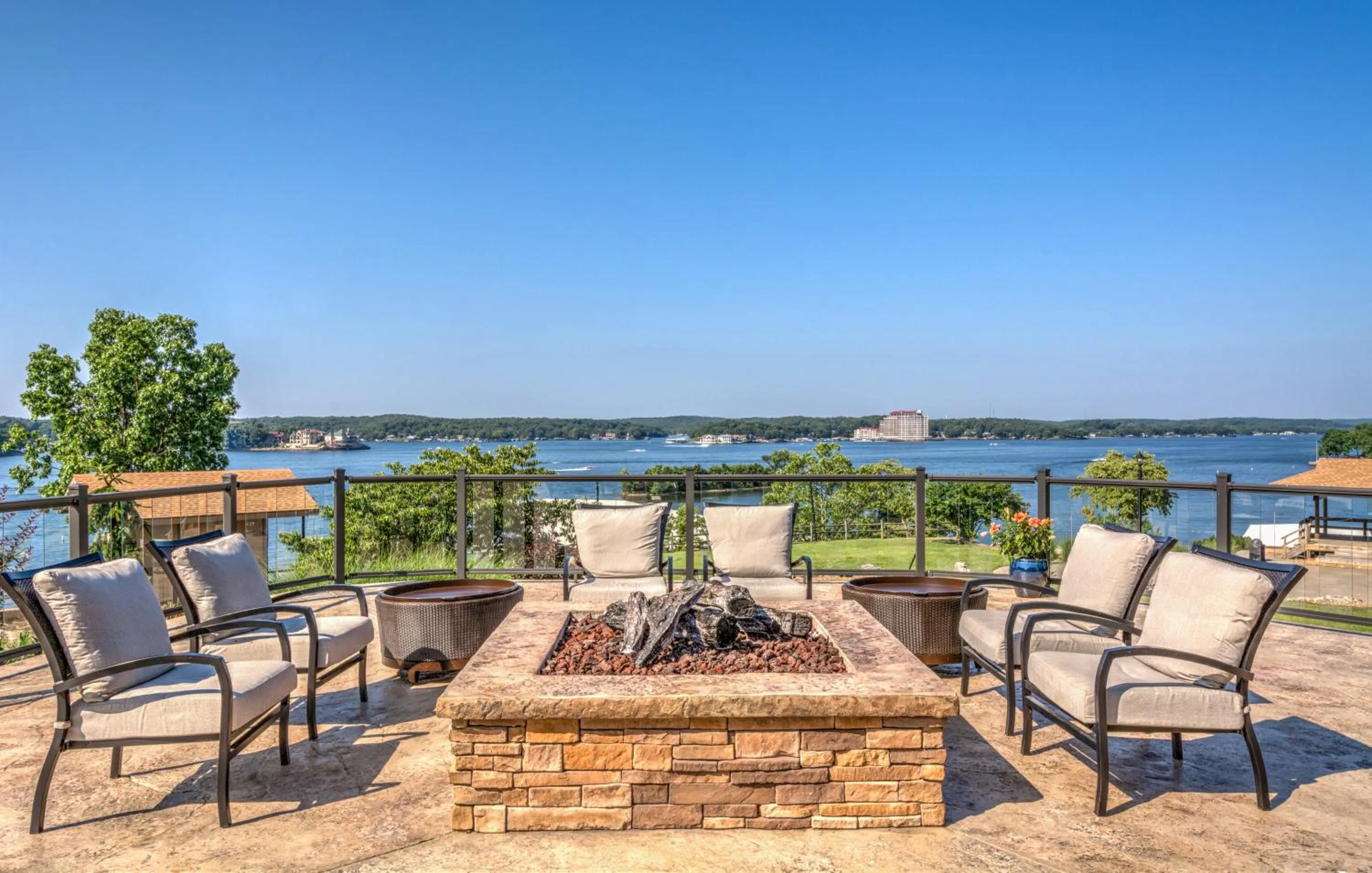 Balcony/Terrace in Lodge of Four Seasons Golf Resort, Marina & Spa