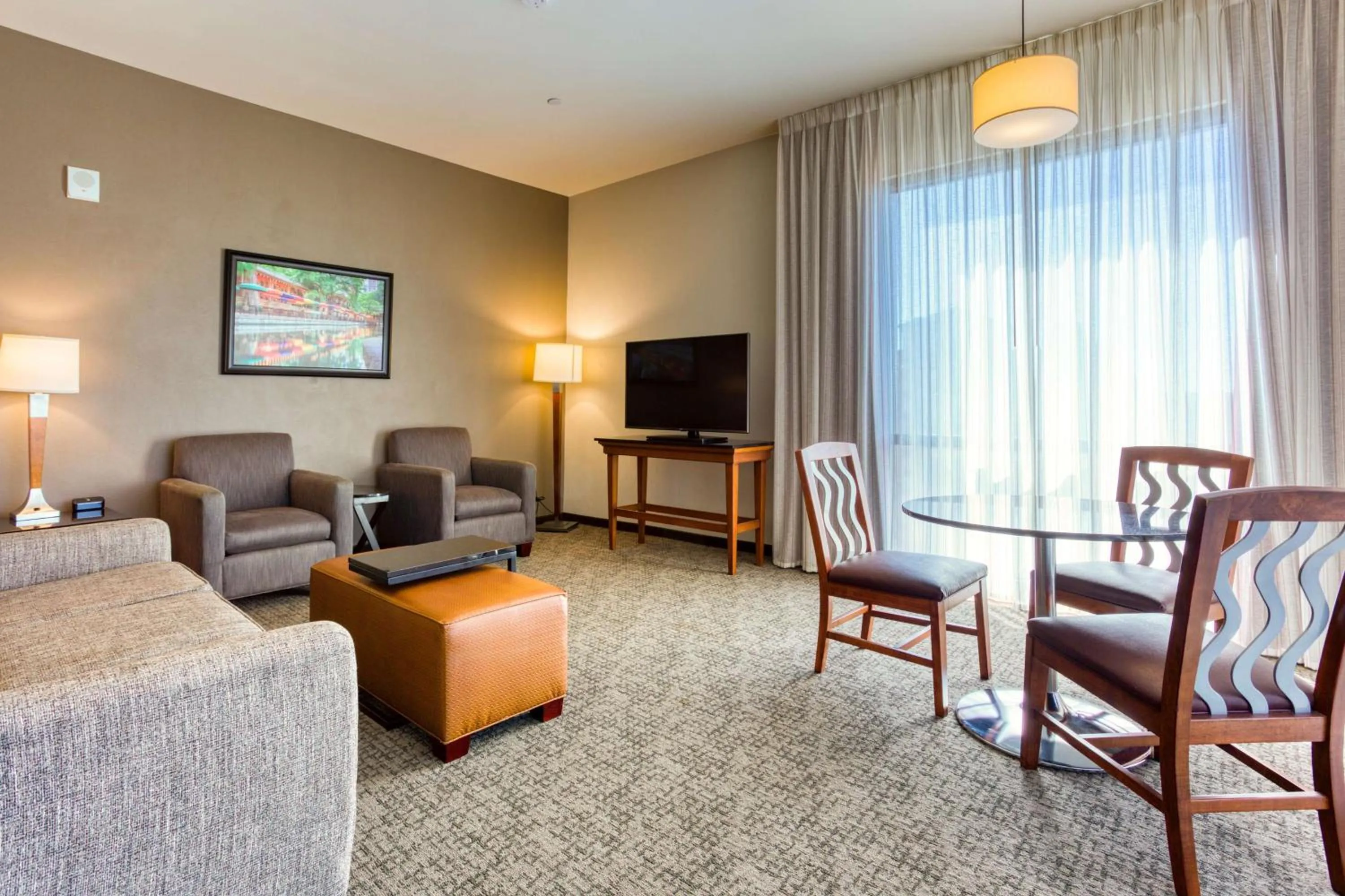 Photo of the whole room in Drury Plaza Hotel San Antonio Riverwalk