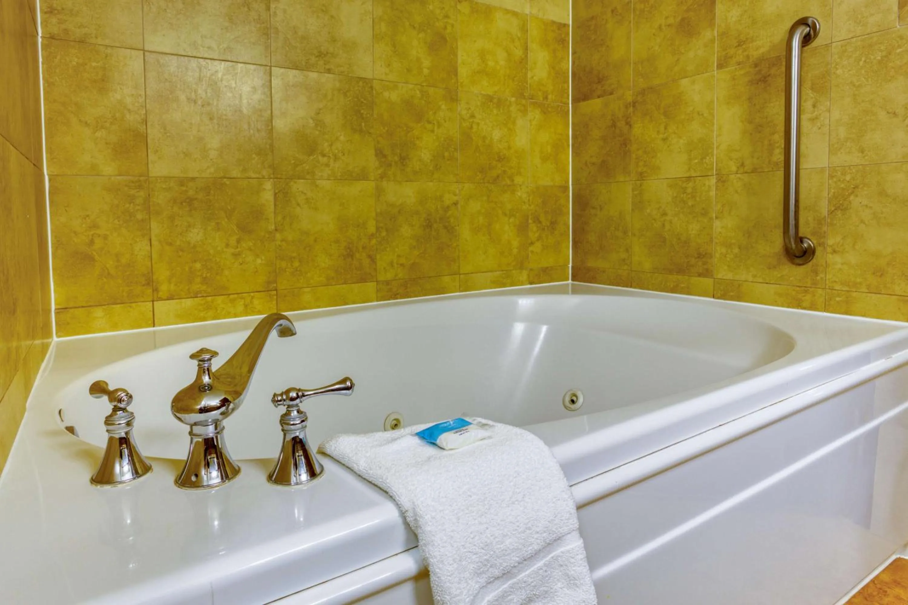 Bathroom in Drury Plaza Hotel San Antonio Riverwalk