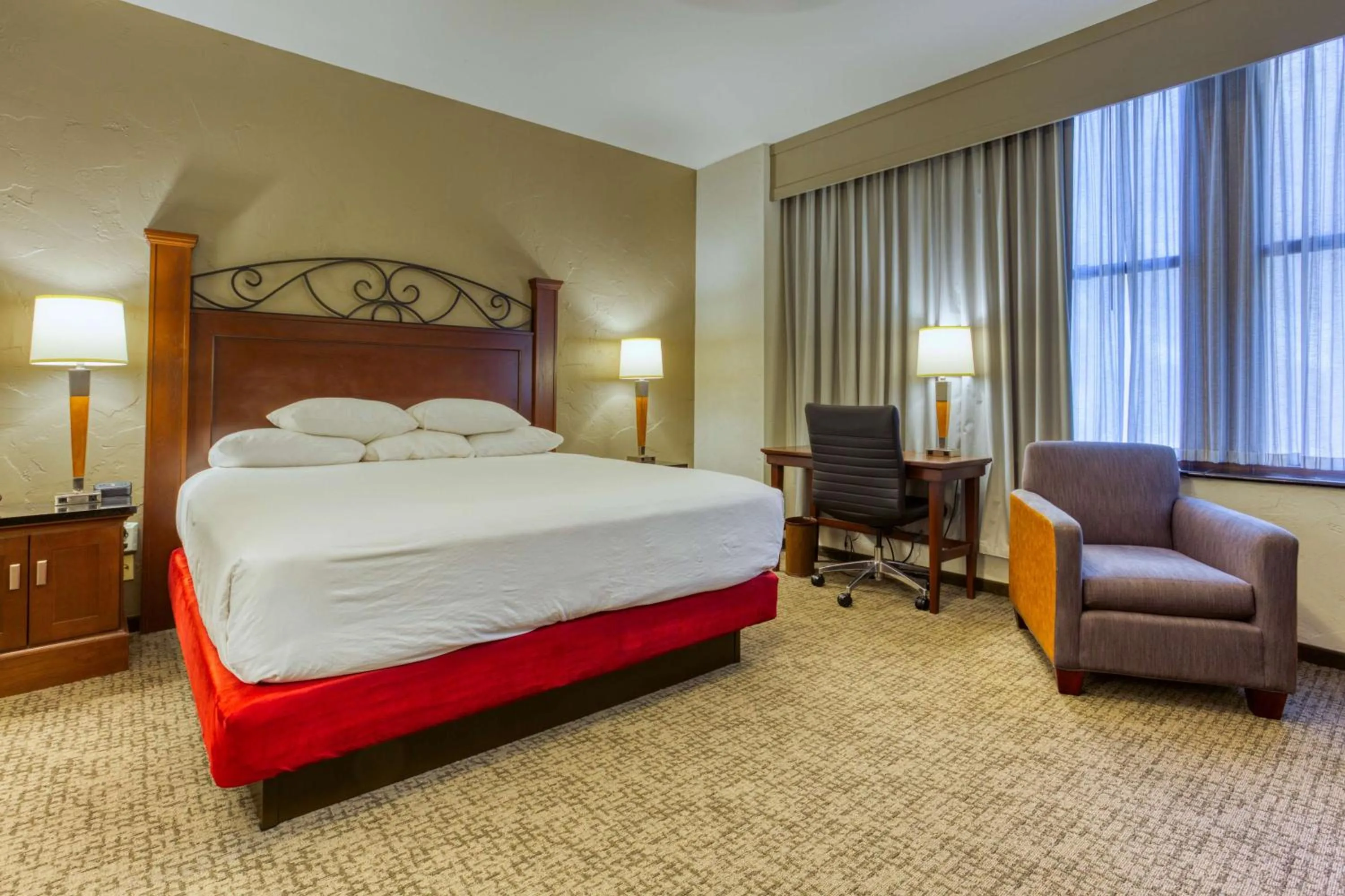 Bedroom, Bed in Drury Plaza Hotel San Antonio Riverwalk