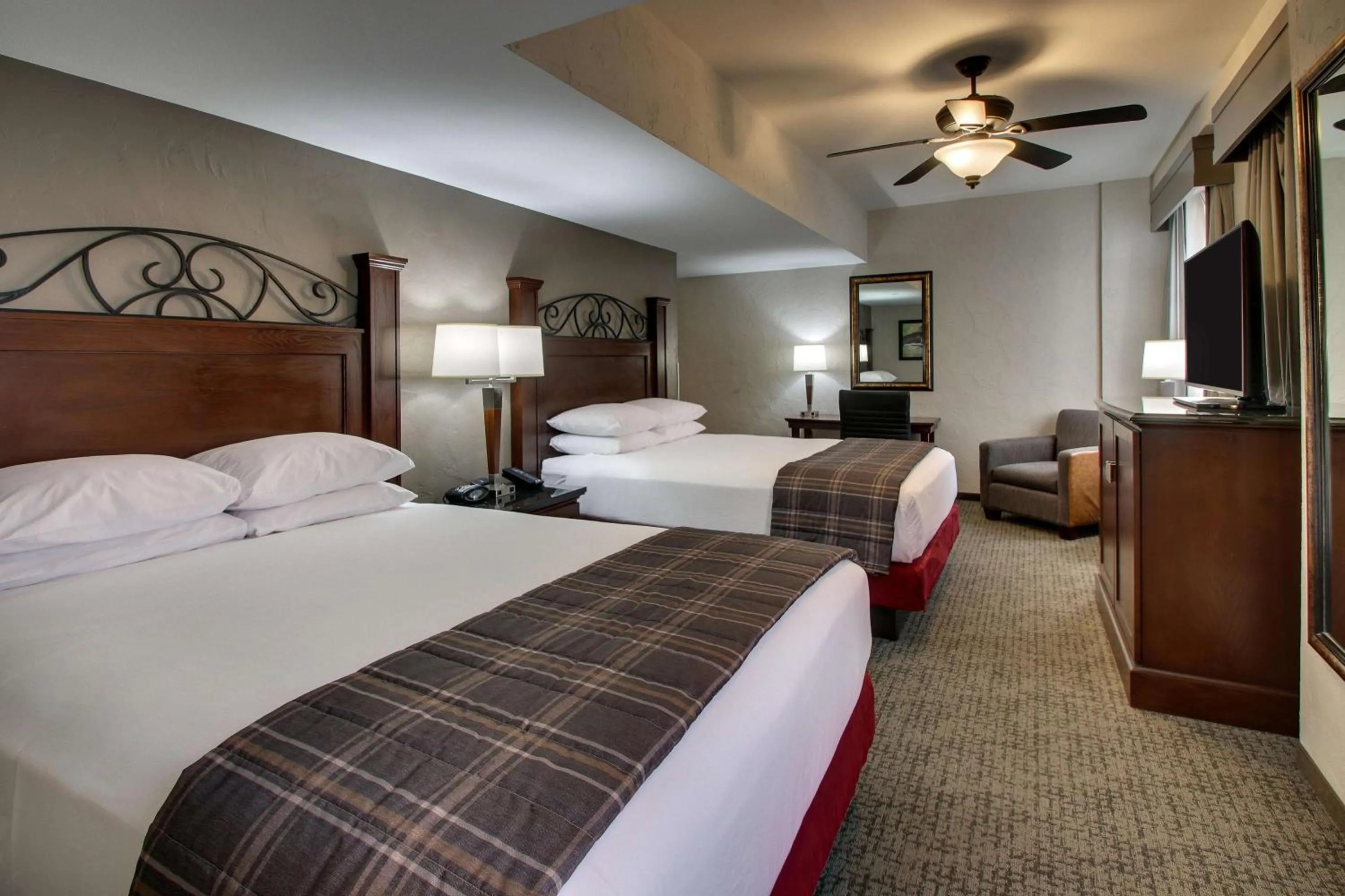 Bedroom, Bed in Drury Plaza Hotel San Antonio Riverwalk