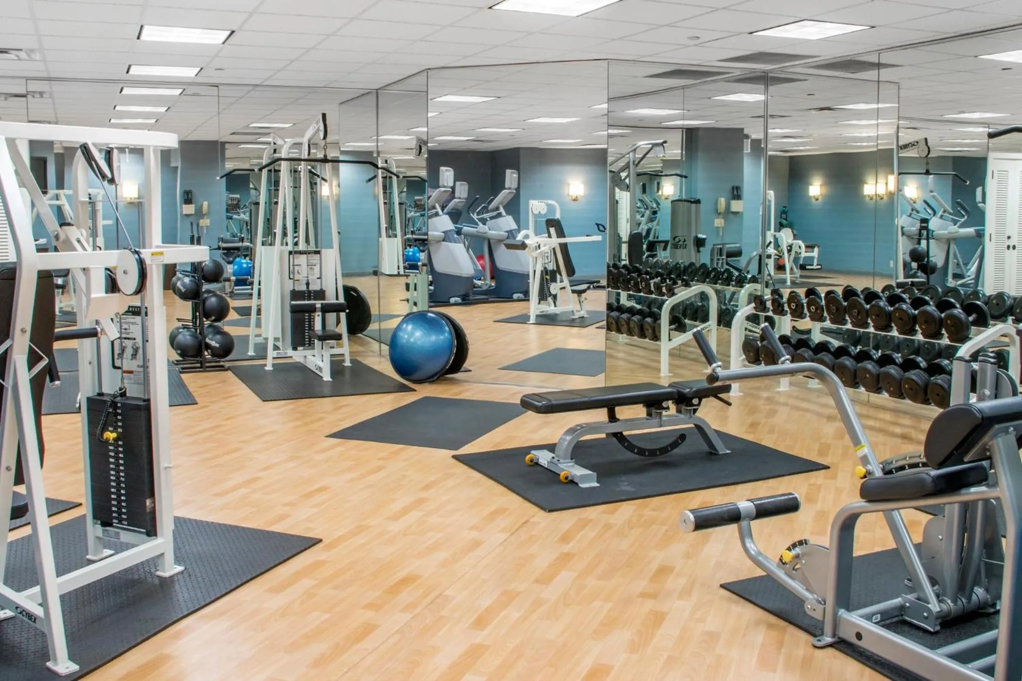 Fitness centre/facilities in Omni Austin Hotel Downtown
