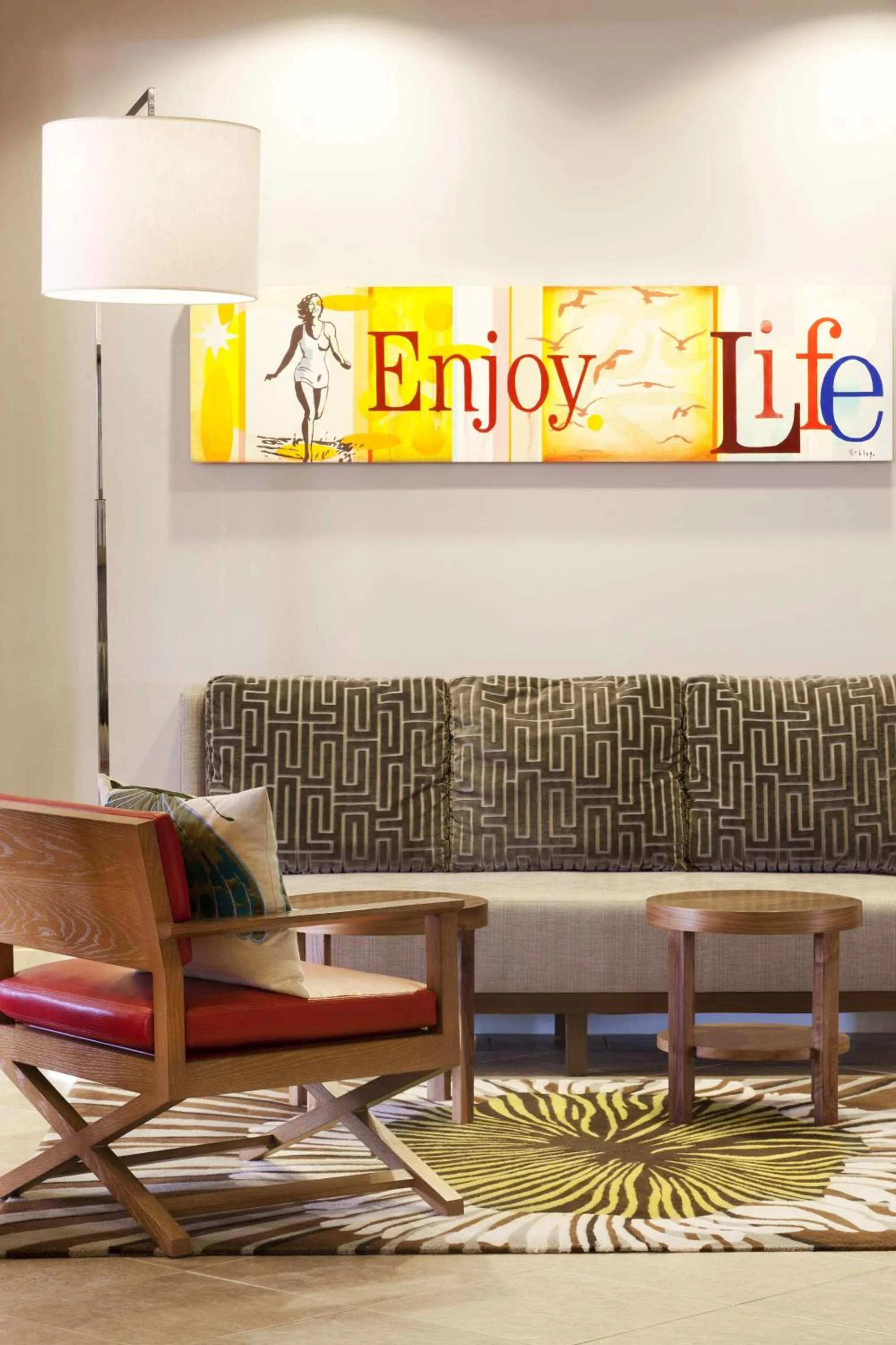 Lounge or bar in Hyatt Regency Newport Beach