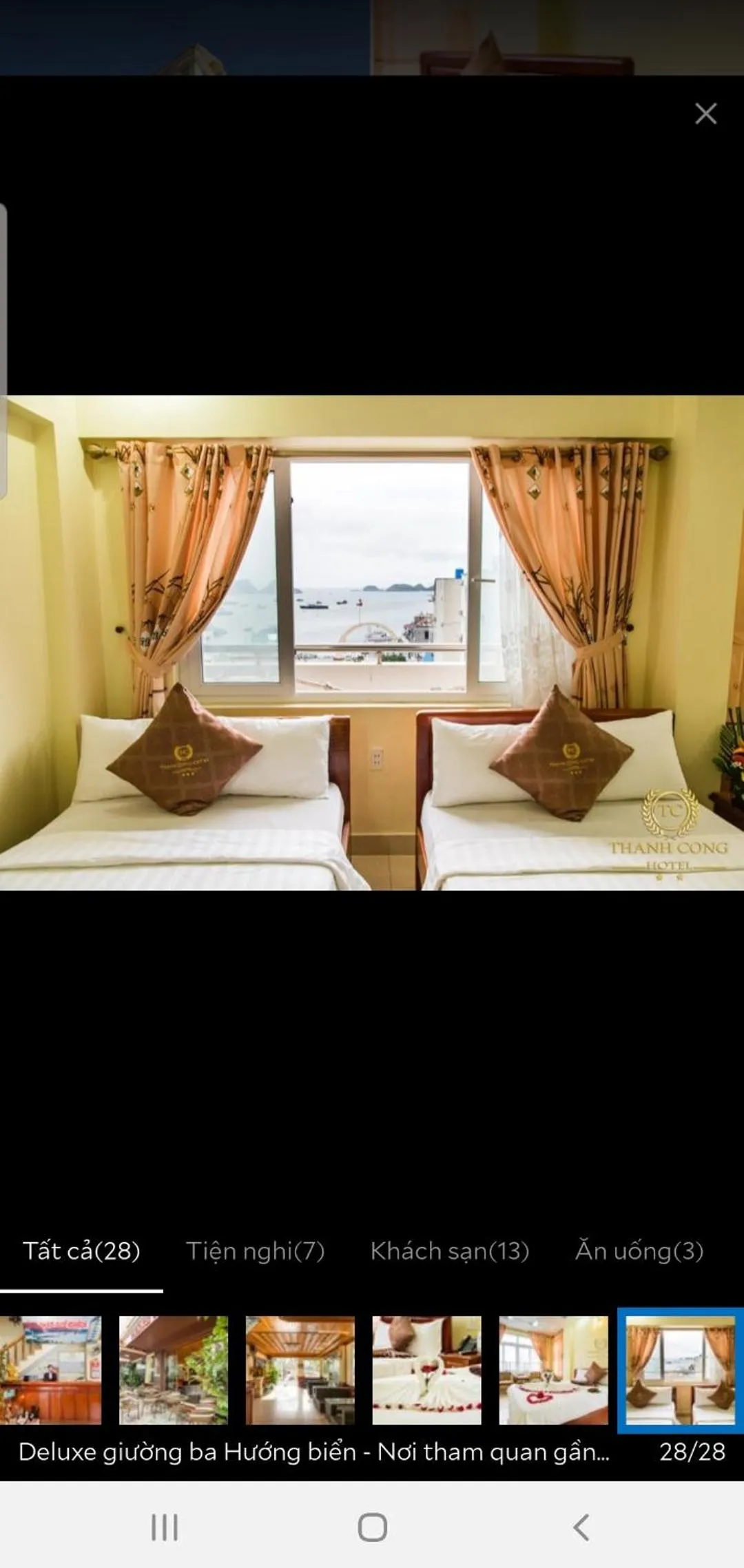 Bed in Cat Ba Thailand Hotel