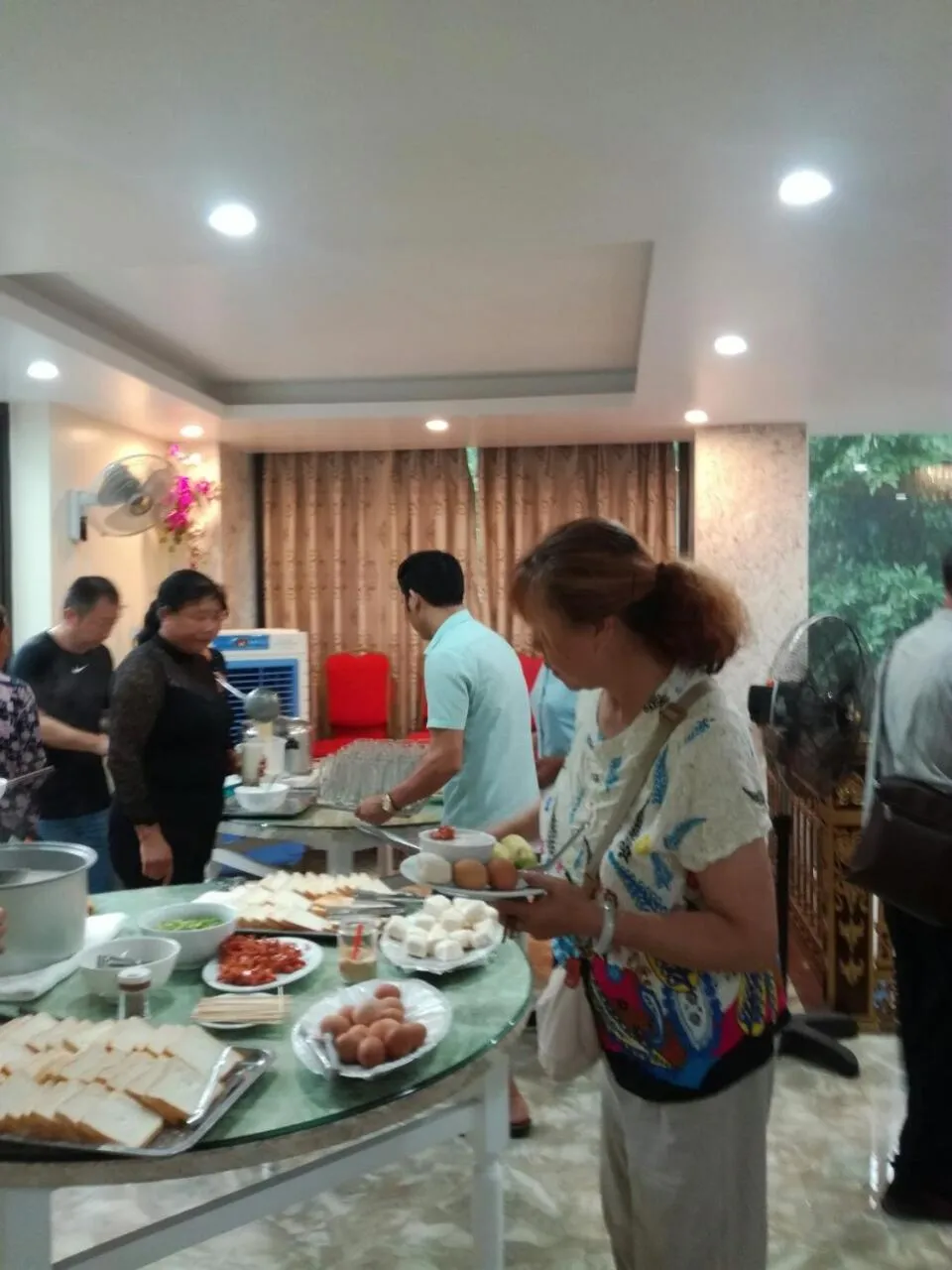 Food and drinks in Cat Ba Thailand Hotel