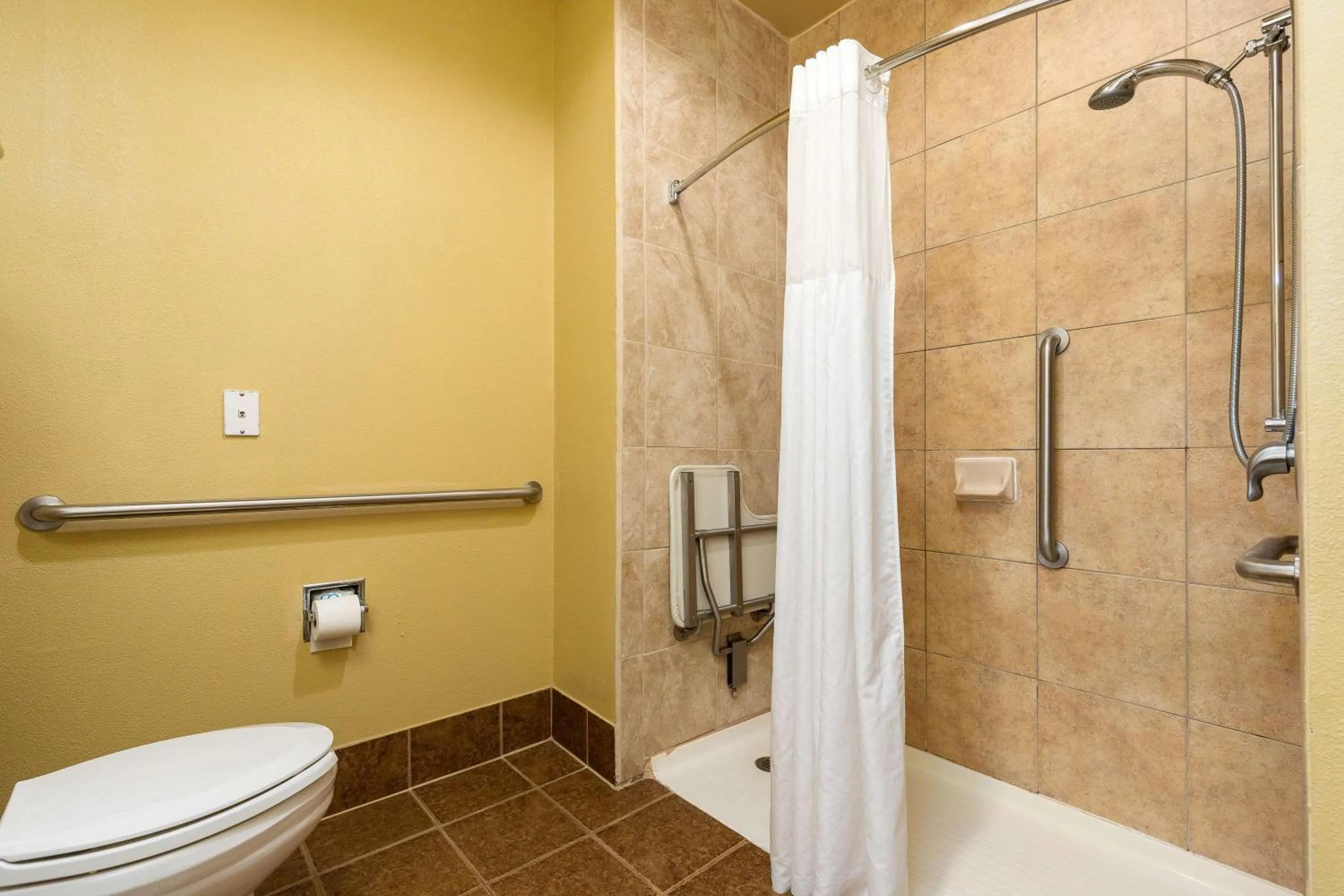 Photo of the whole room in Best Western Plus Portland