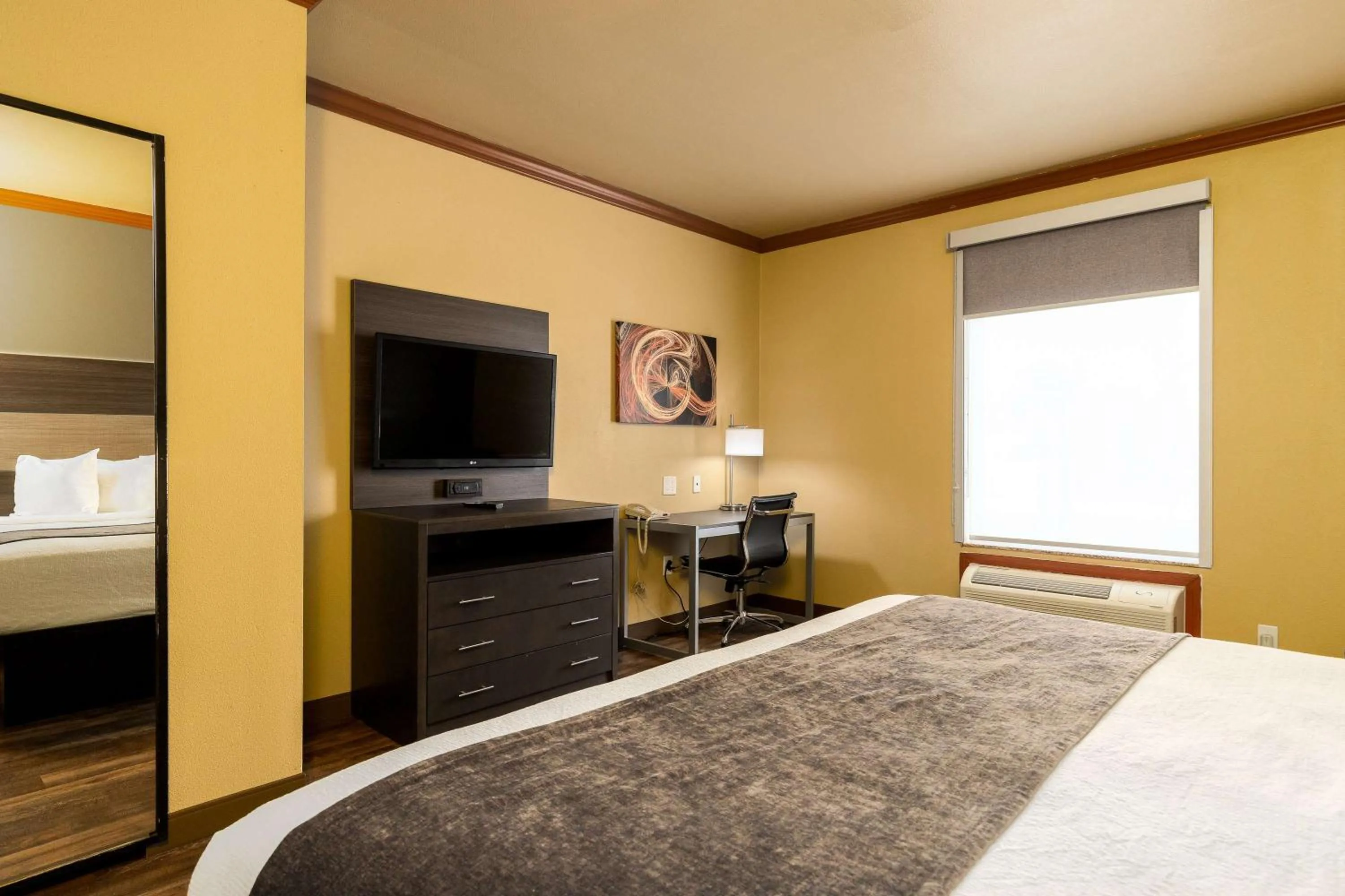 Bedroom in Best Western Plus Portland