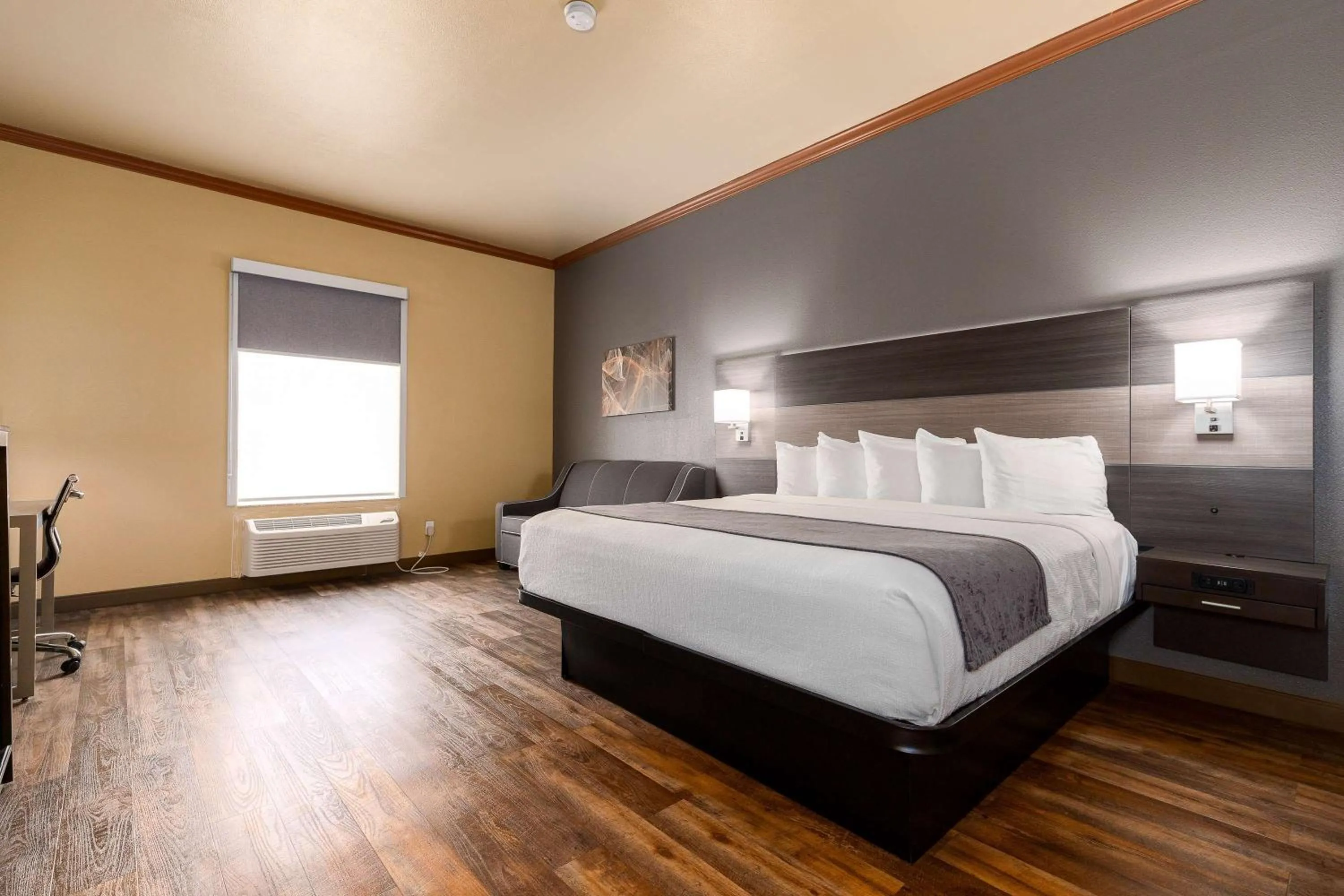 Bedroom in Best Western Plus Portland