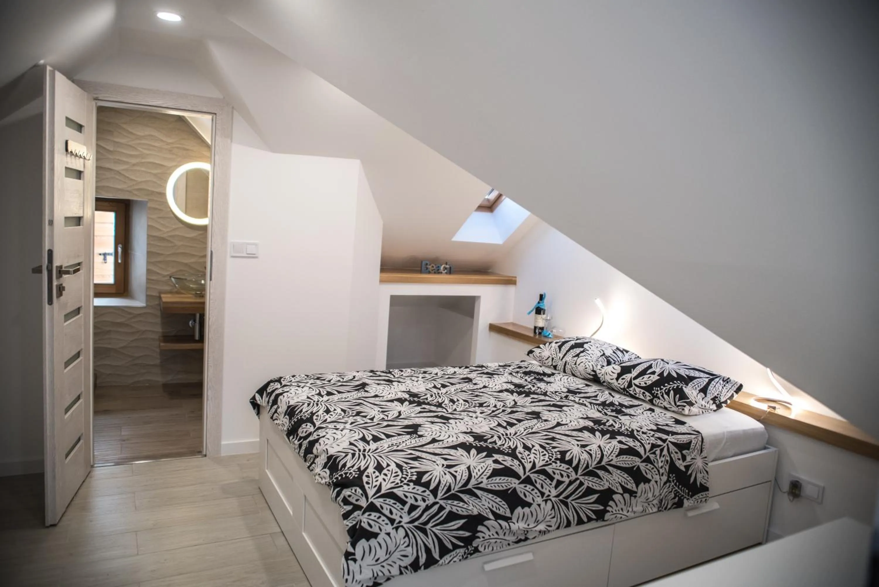 Photo of the whole room, Bed in Limestone Heritage House