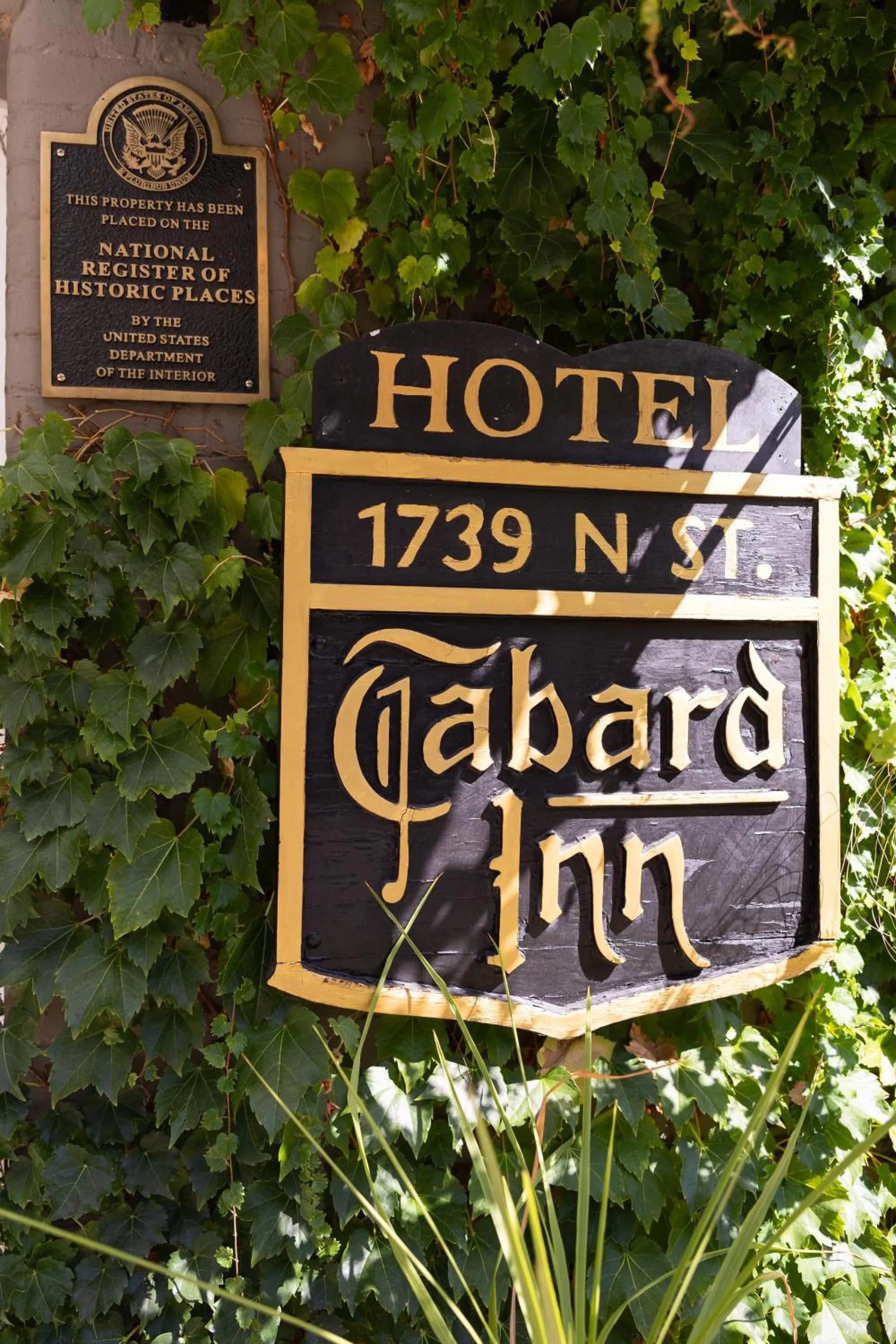 Day in Hotel Tabard Inn