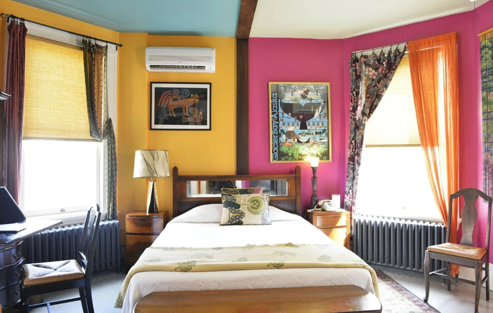 Photo of the whole room, Bed in Hotel Tabard Inn