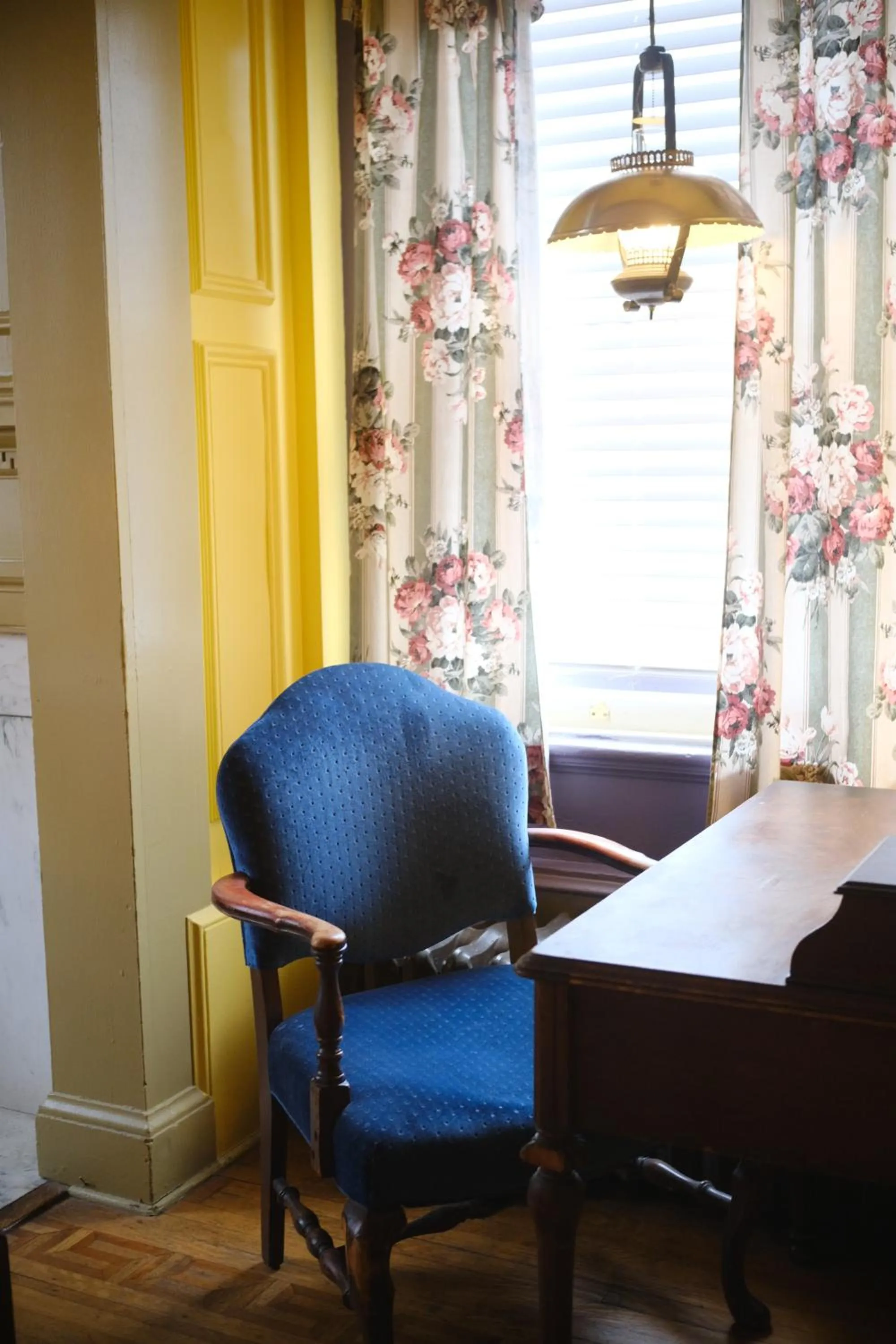 Seating area in Hotel Tabard Inn