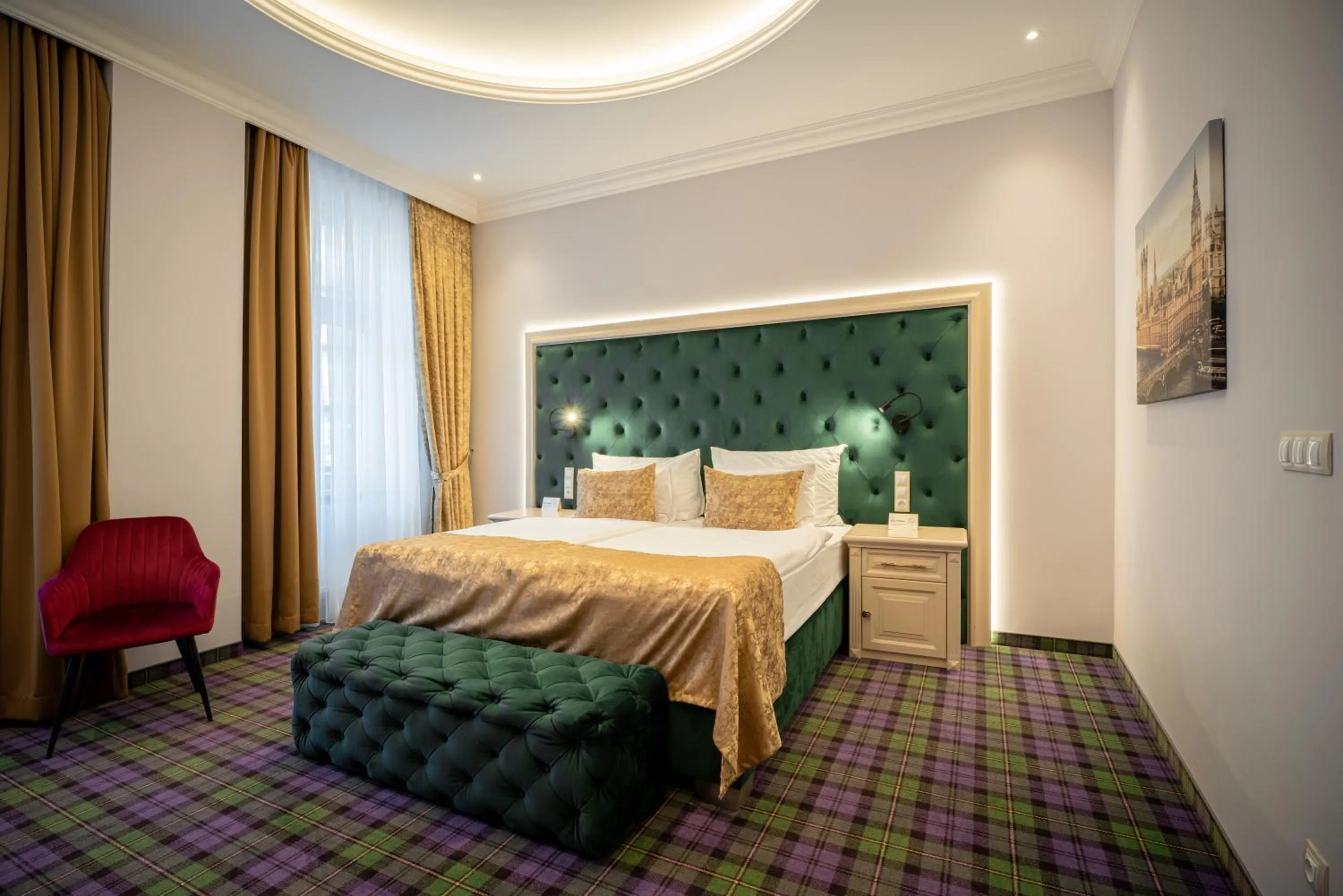 Bed in Golden Key Boutique Hotel