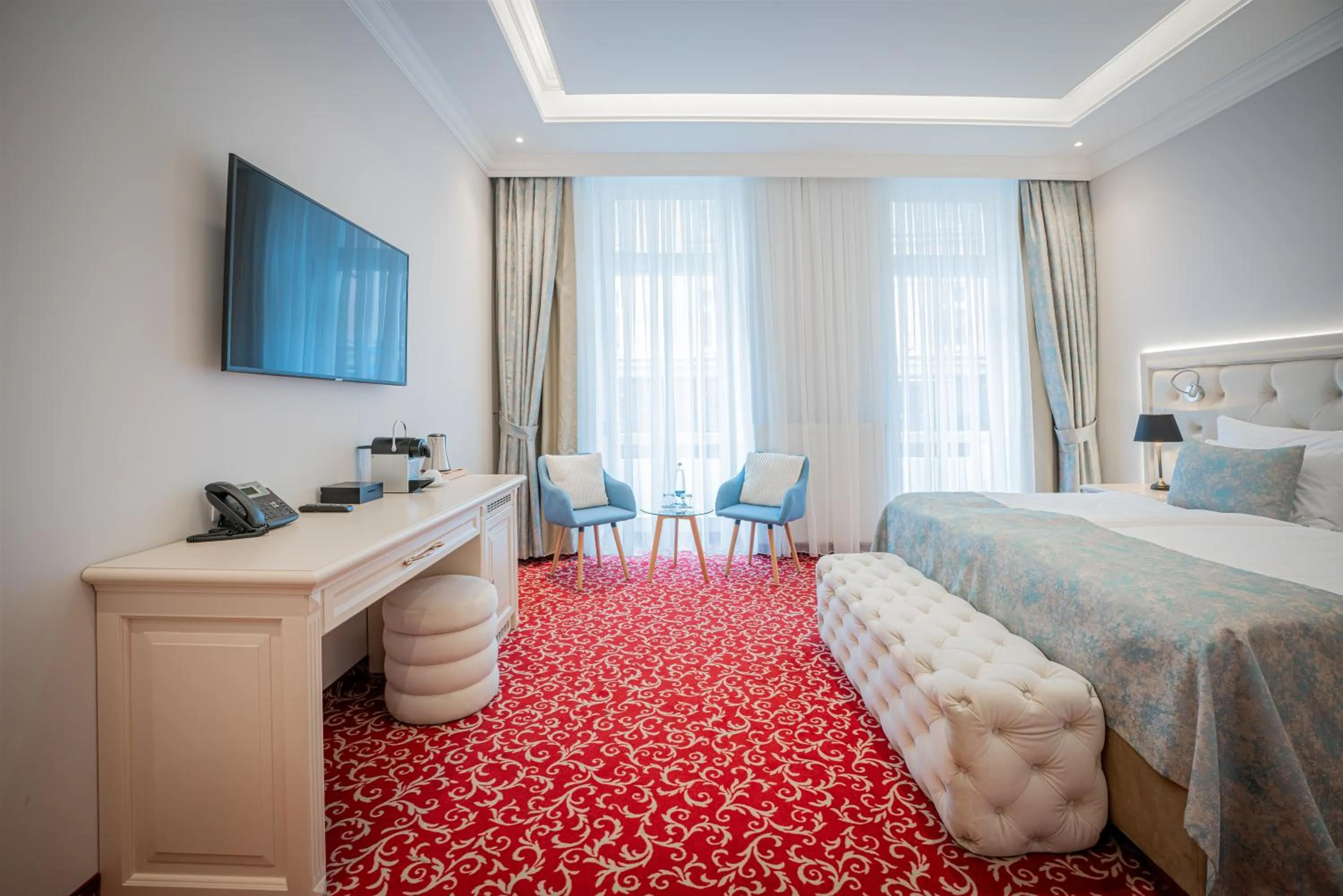 TV and multimedia, Bed in Golden Key Boutique Hotel