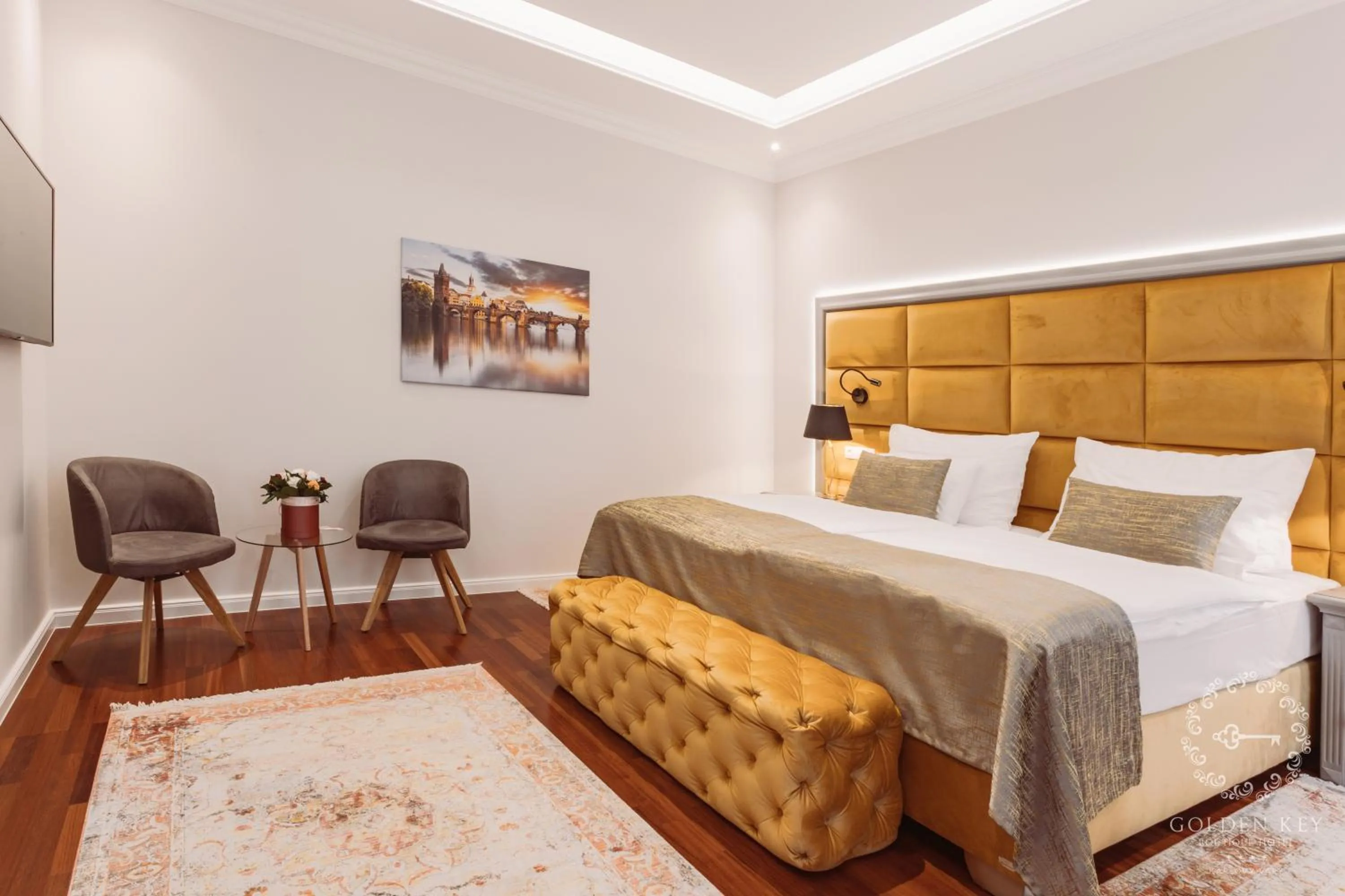 TV and multimedia, Bed in Golden Key Boutique Hotel