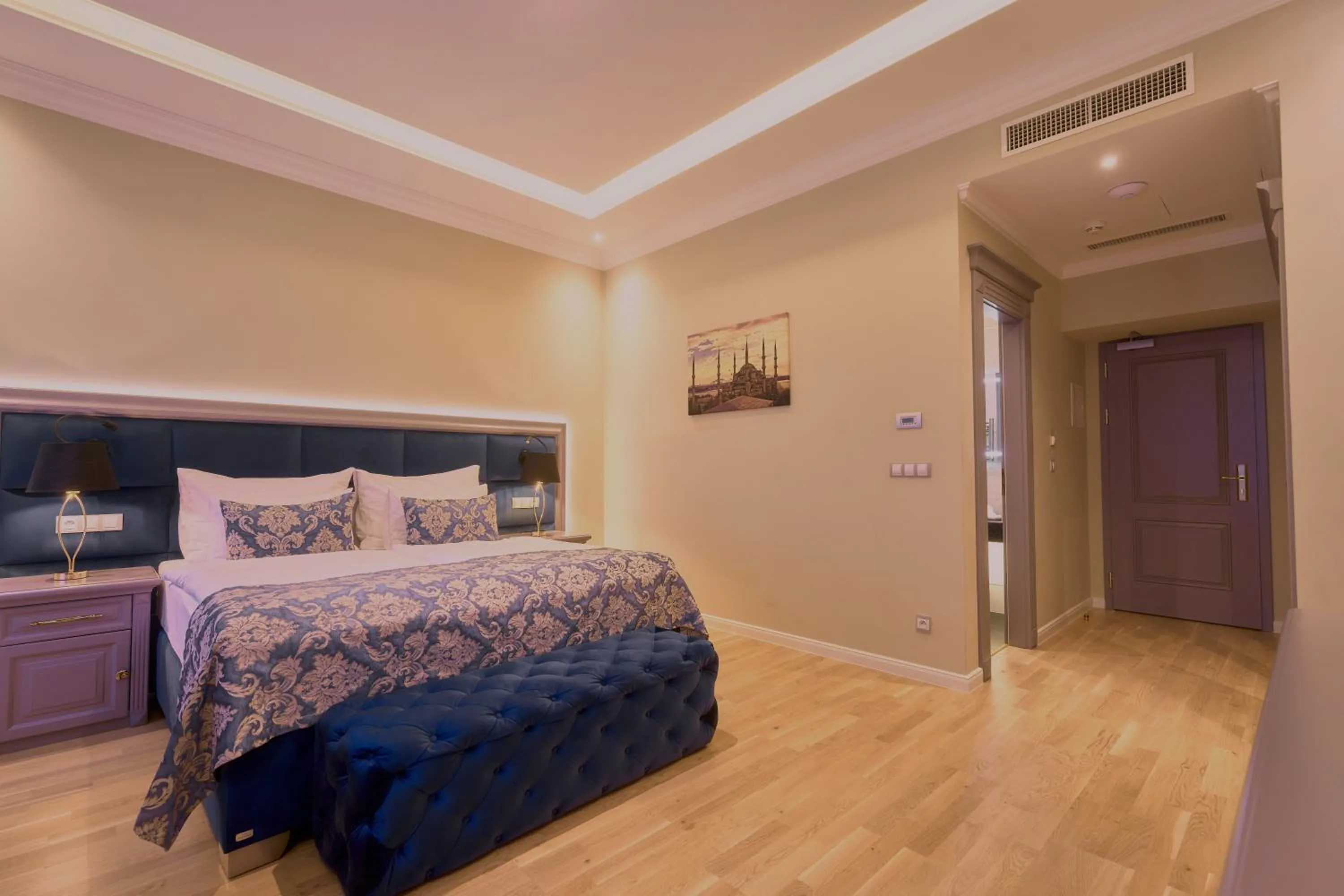 Bed in Golden Key Boutique Hotel