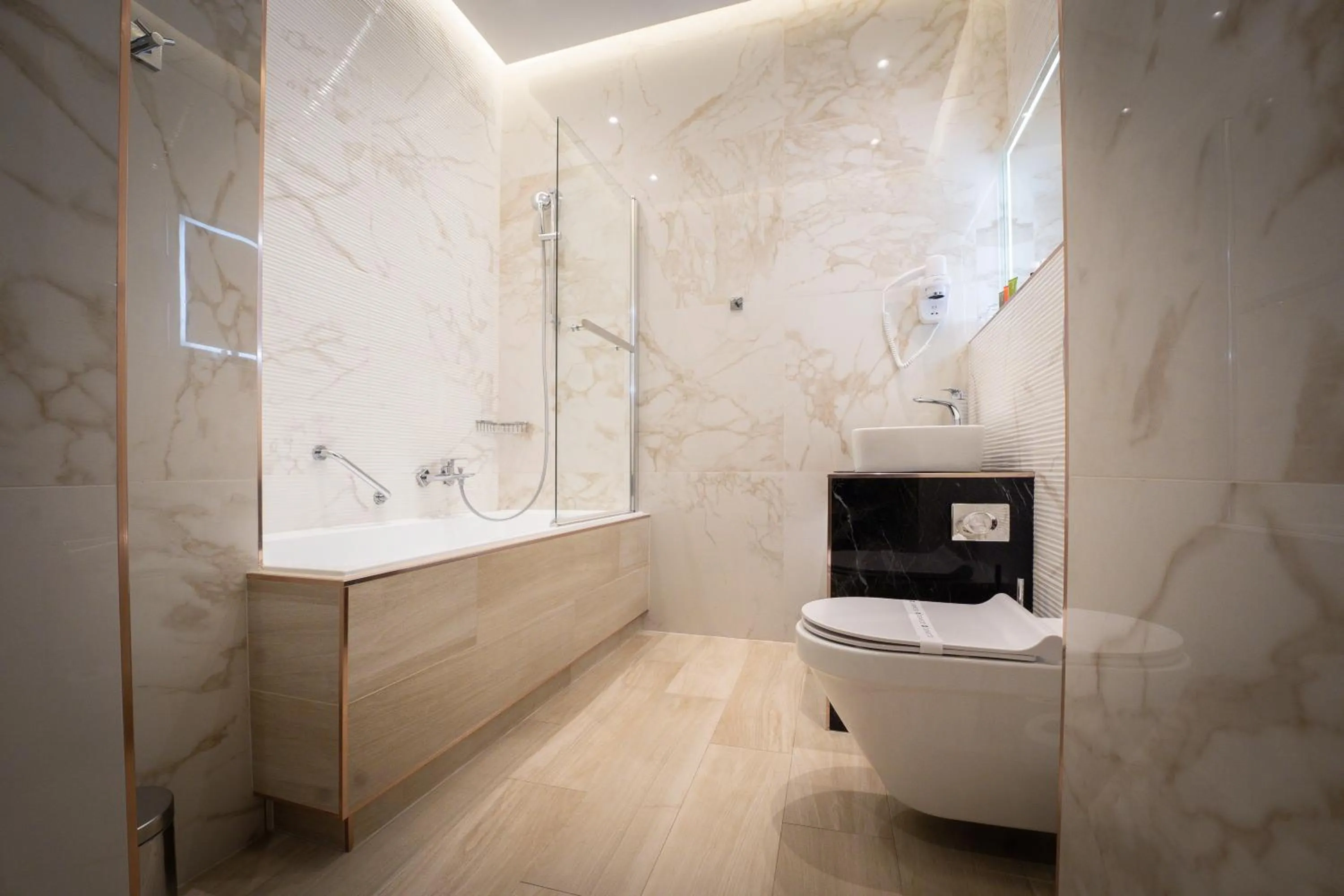 Bathroom in Golden Key Boutique Hotel