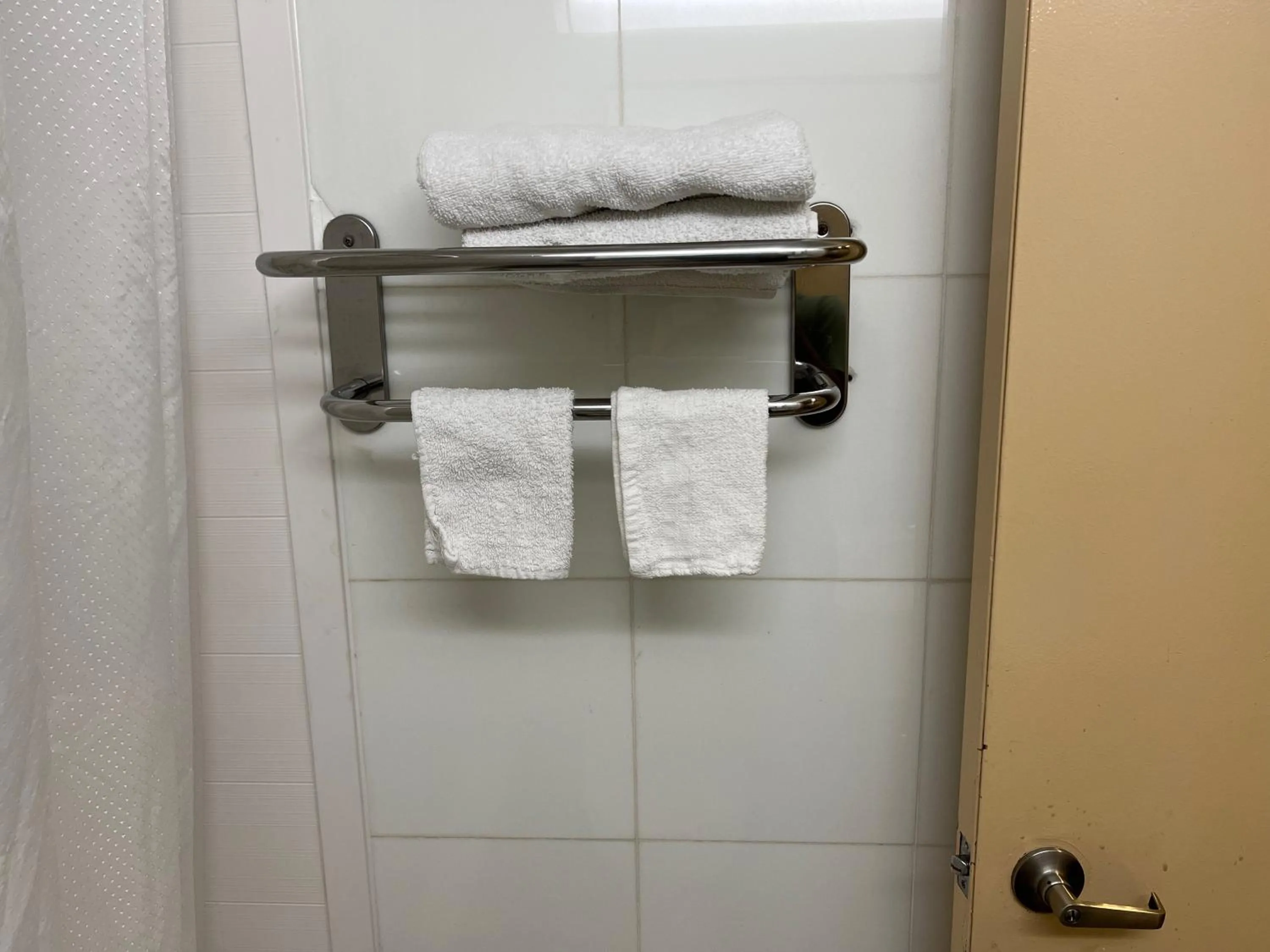 towels in Atlantic Motor Inn