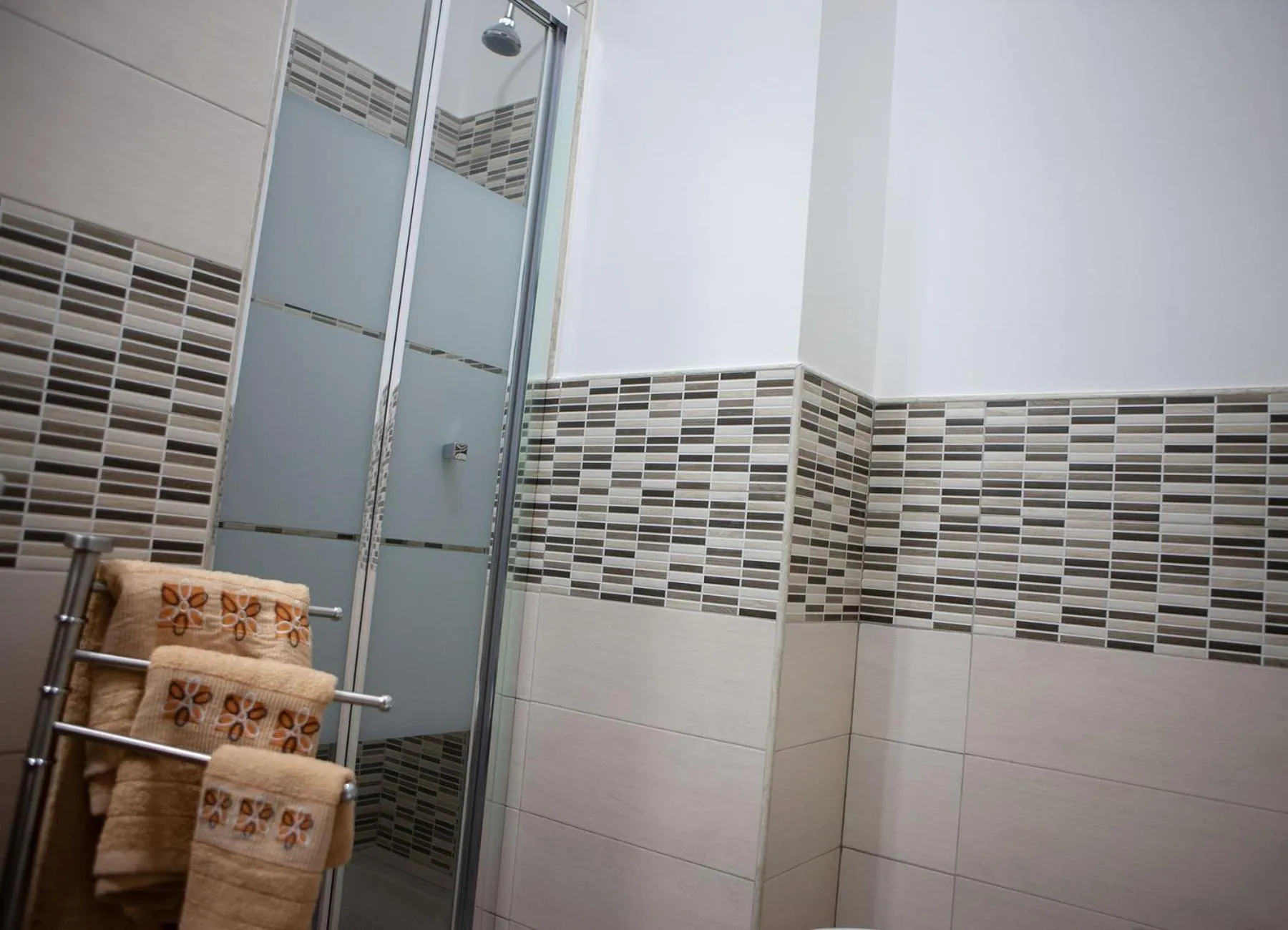 Shower in La Trinacria