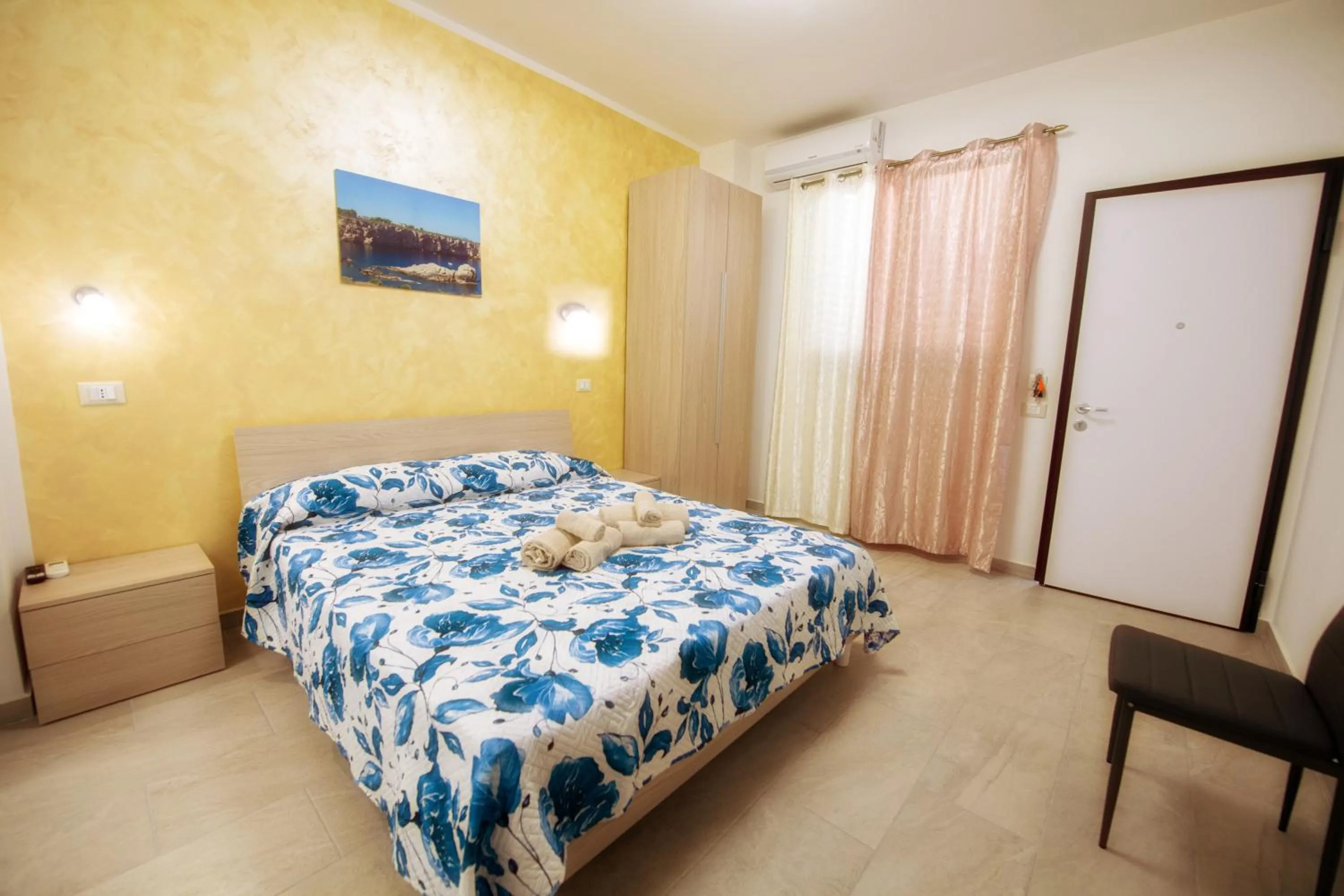 Bedroom, Bed in La Trinacria