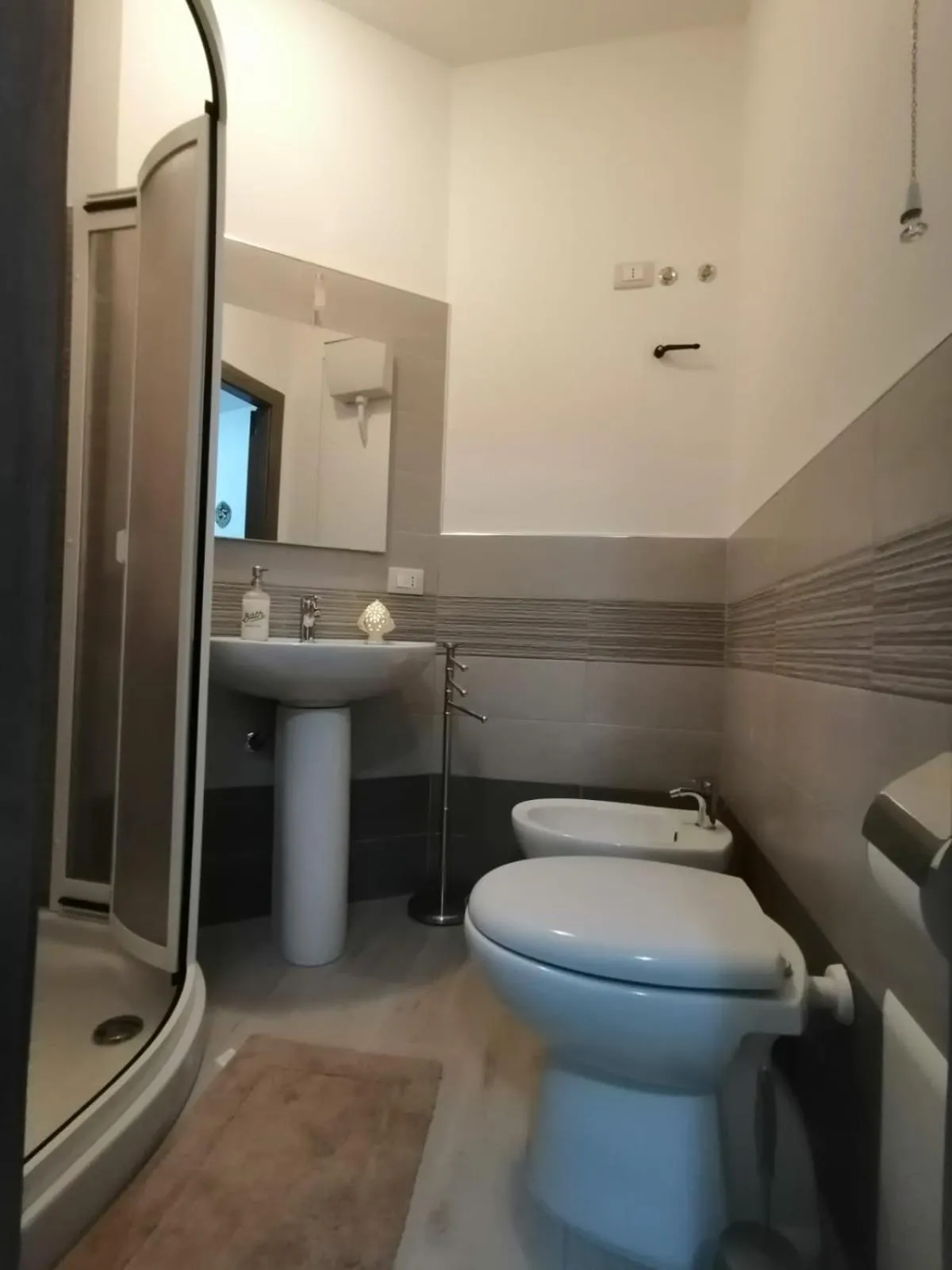 Shower in La Trinacria