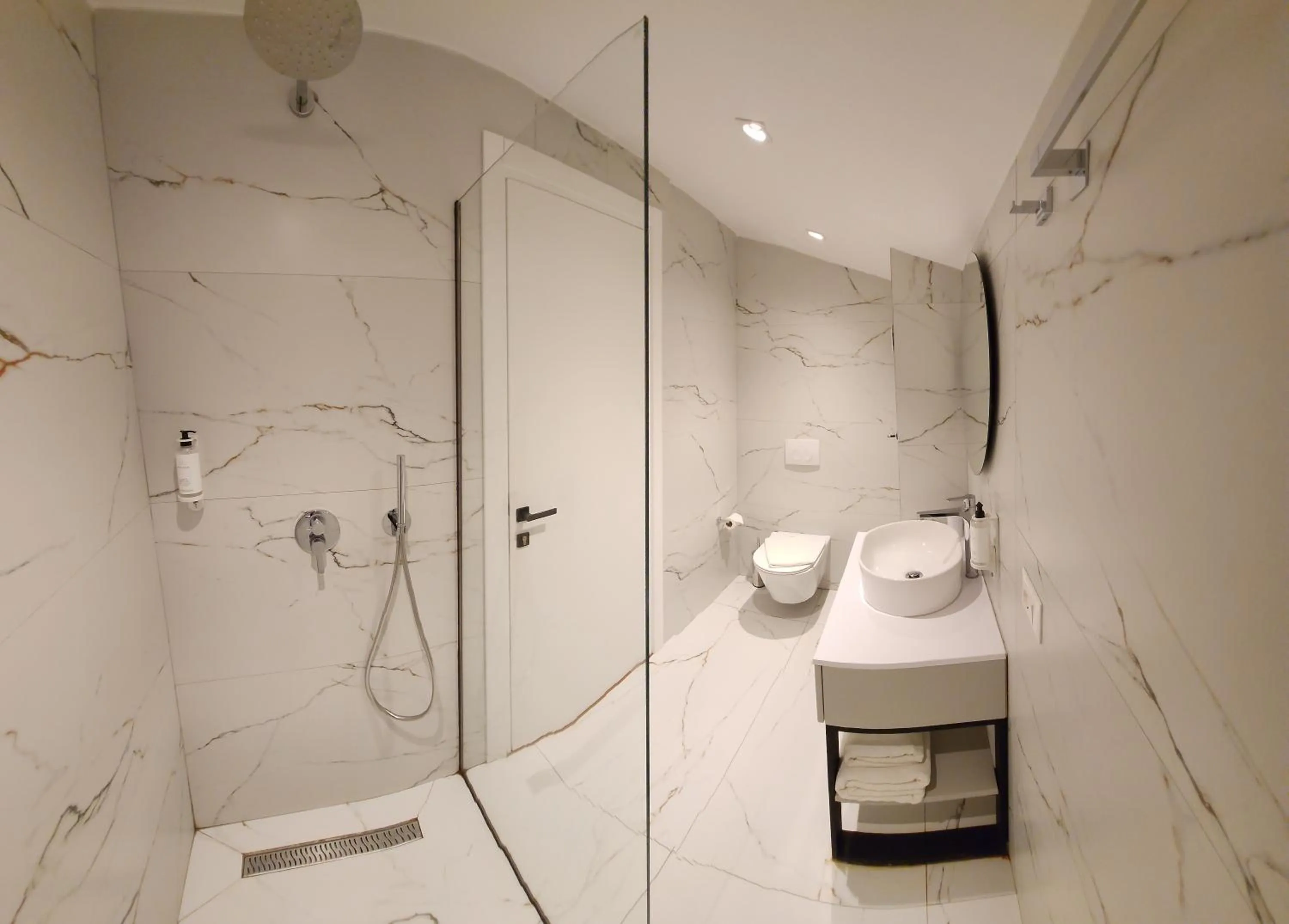 Shower in Old Town Villa