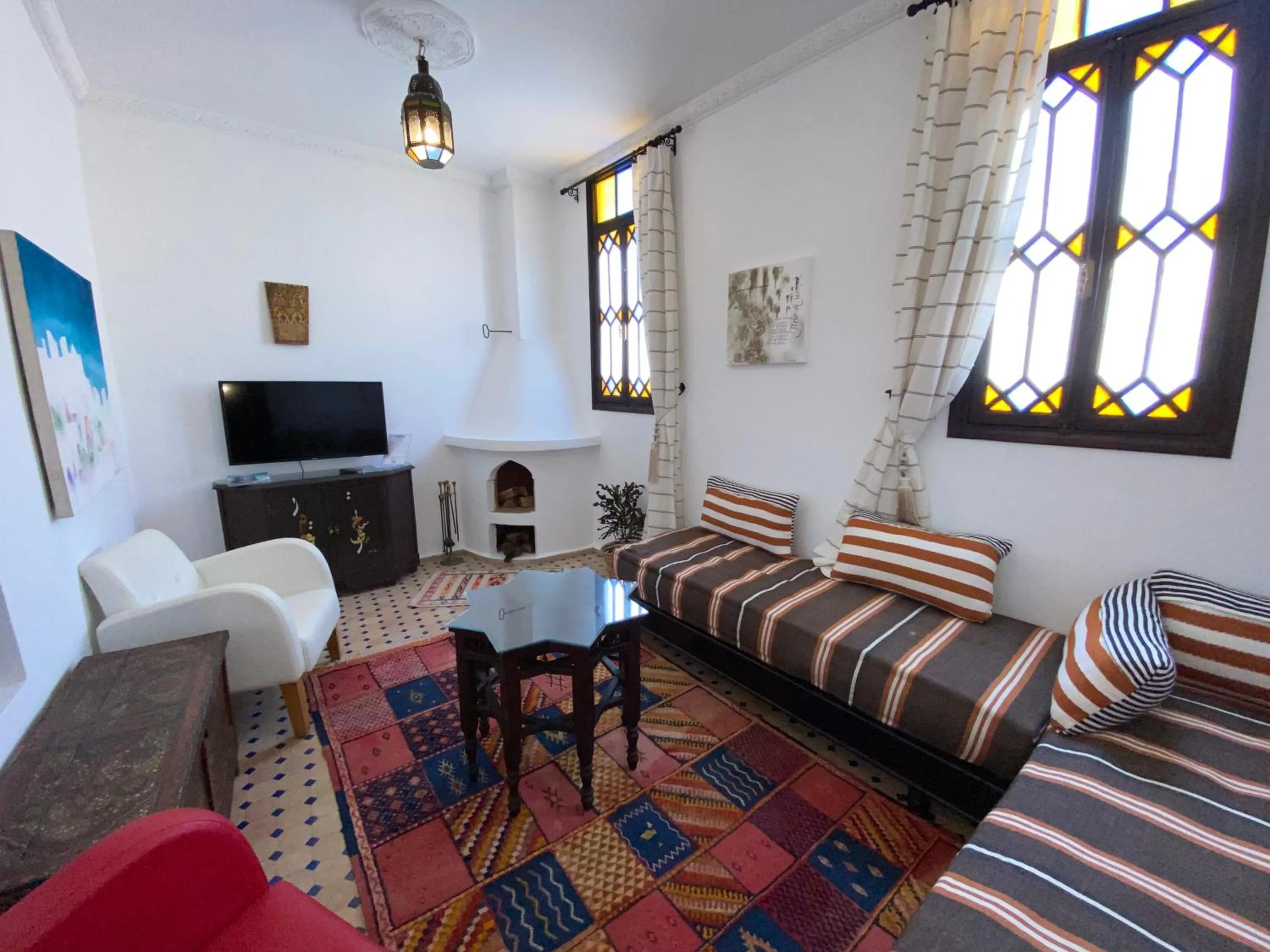 Seating area in Dar Tinjâa