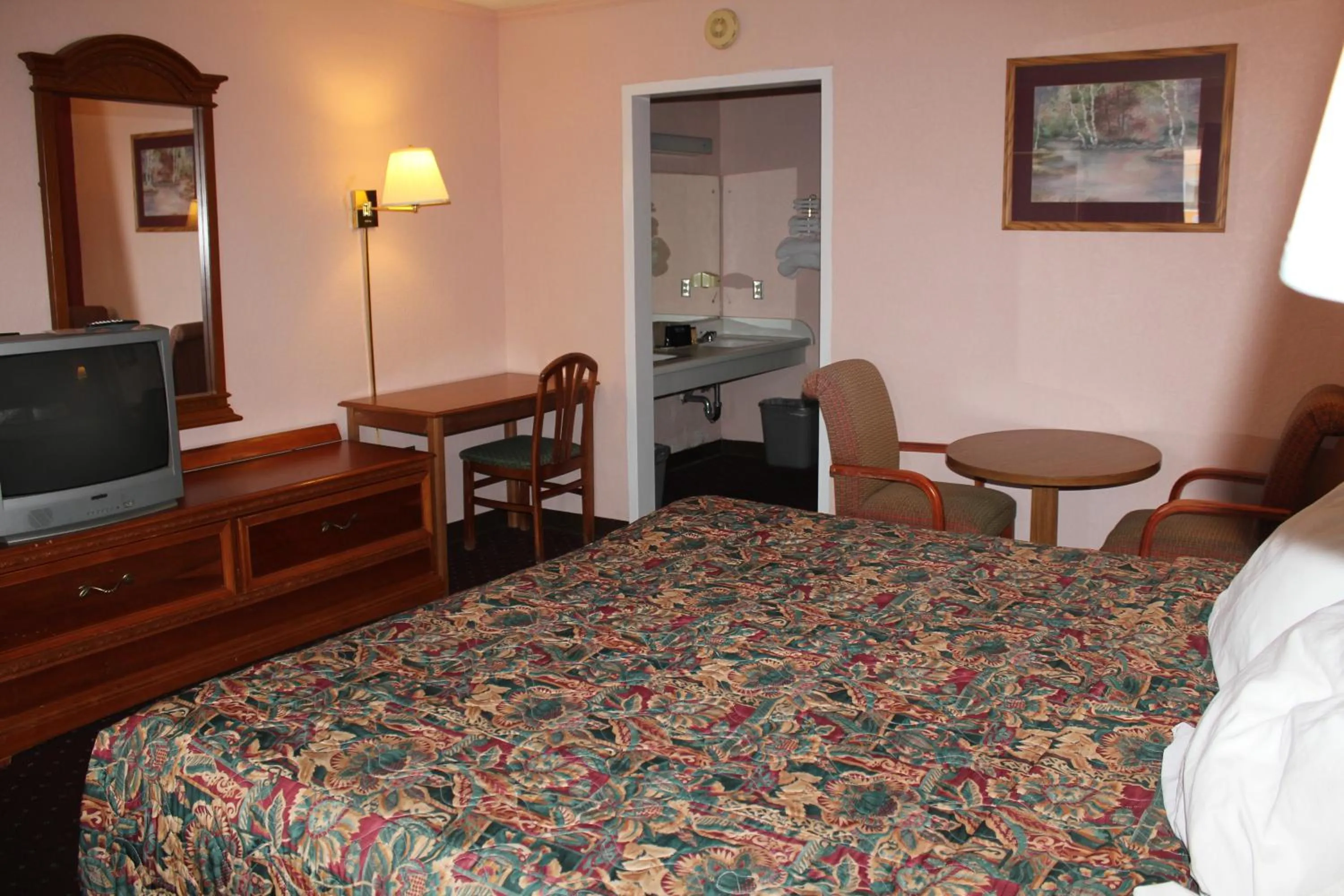 Bed in Andrew Johnson Inn