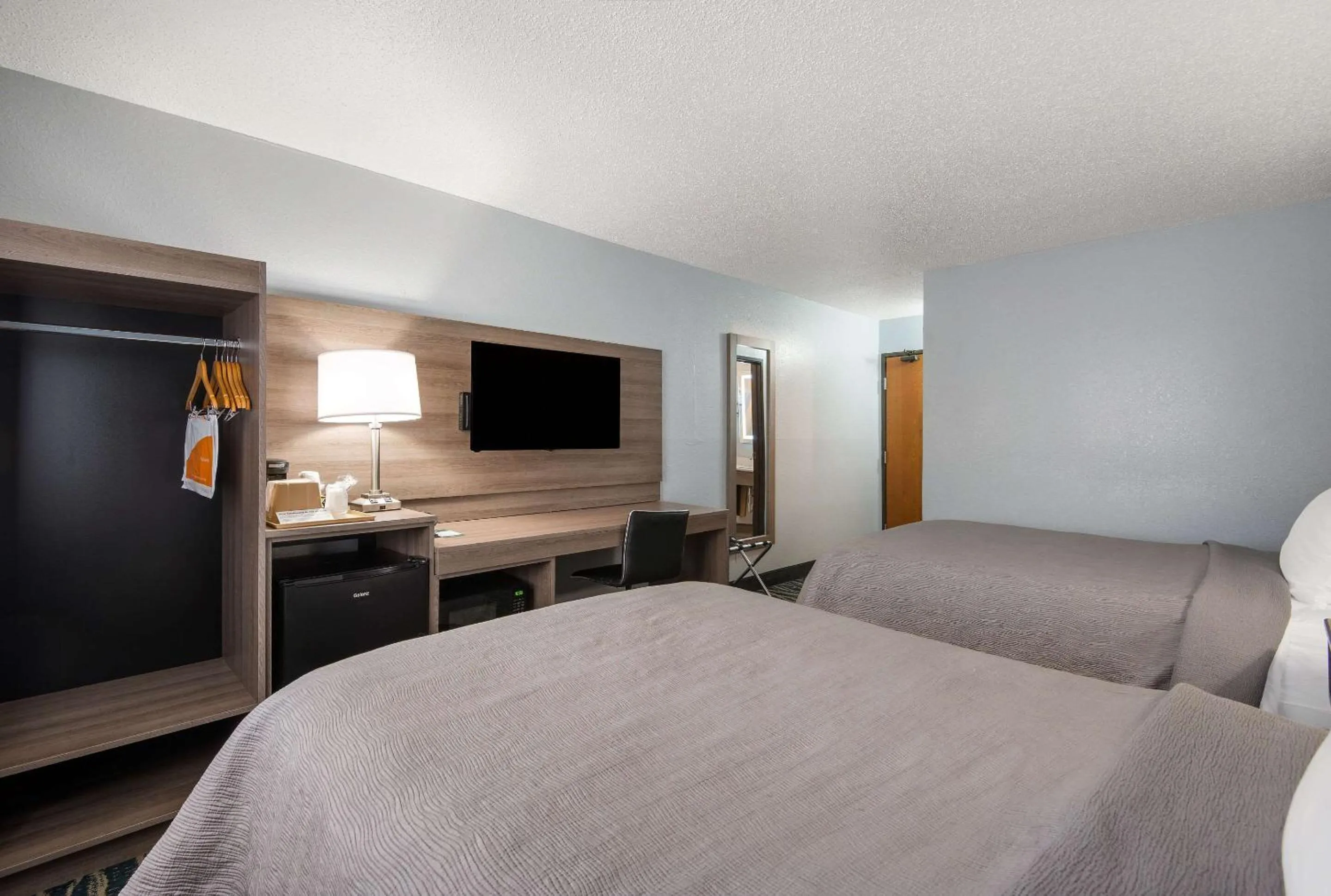 Bedroom, Bed in Quality Inn Oneida near Casino