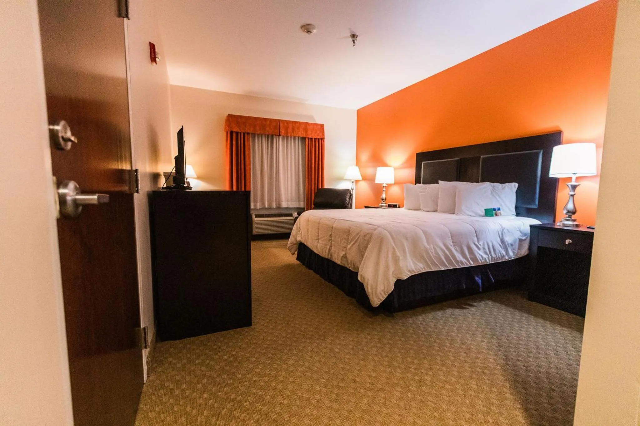 Bedroom, Bed in Grand Hotel