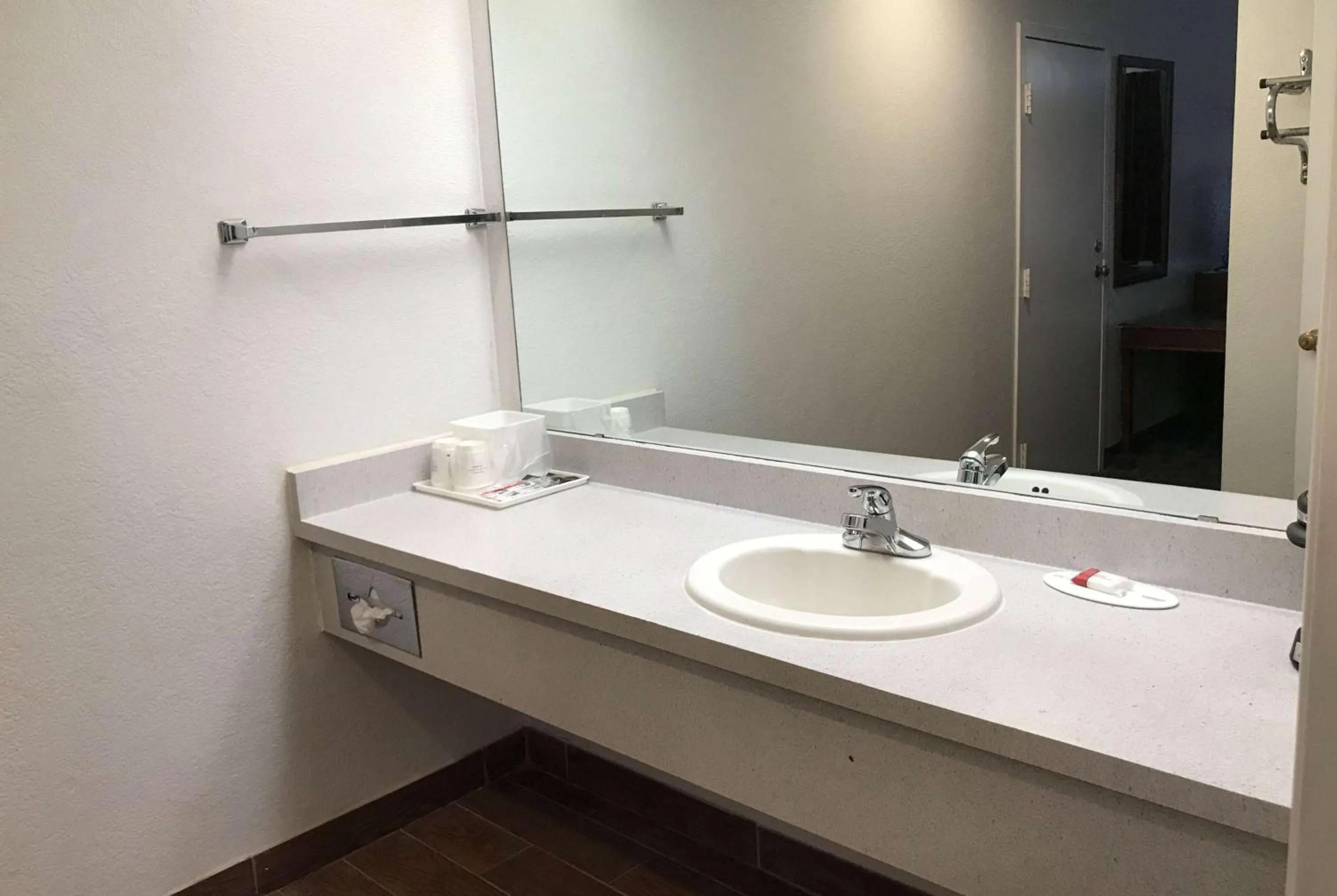 TV and multimedia in Travelodge by Wyndham Truth or Consequences