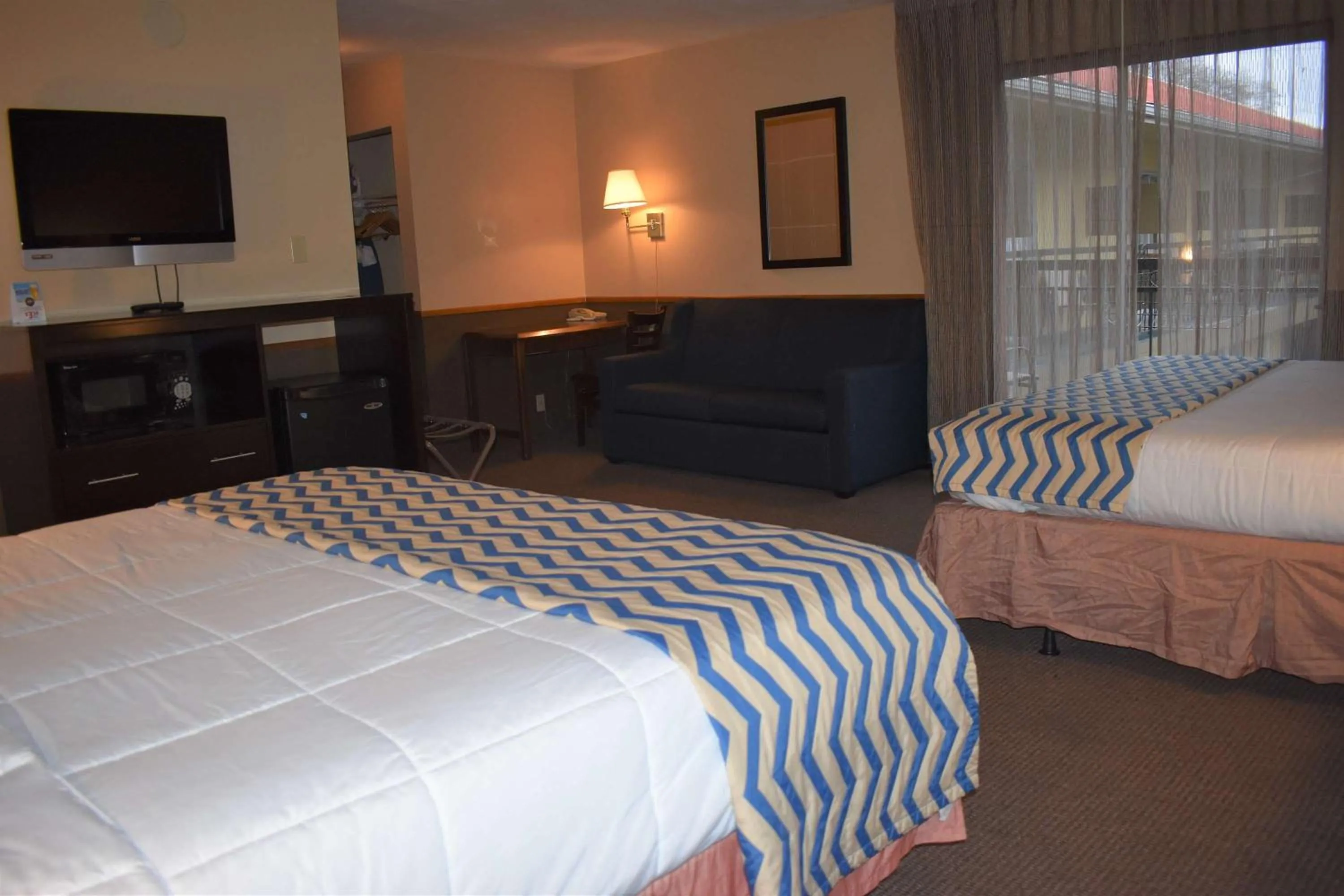 Photo of the whole room in SureStay Hotel by Best Western Portland City Center